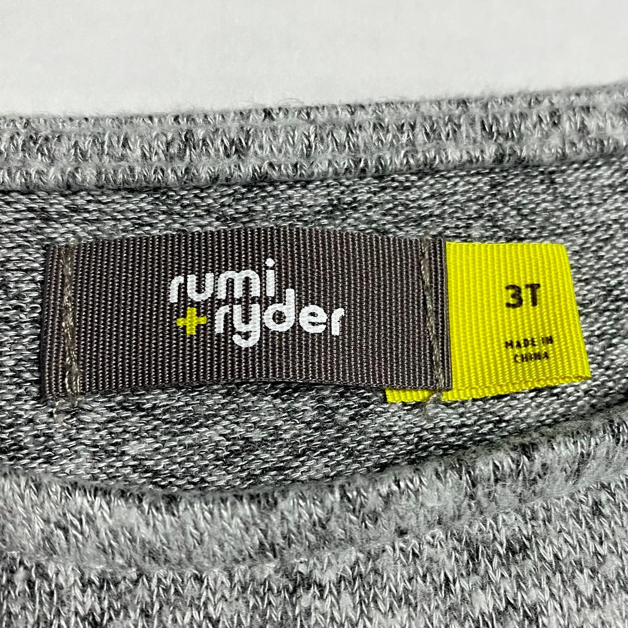 Listing Image Blurred Background