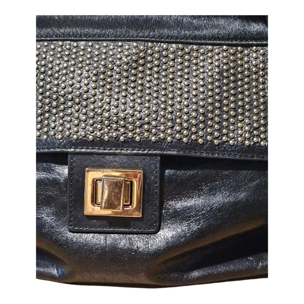 Listing Image Blurred Background