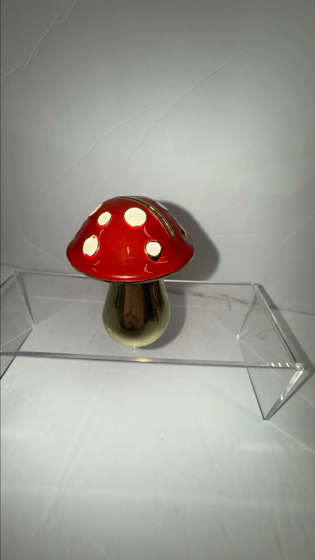 Product image for 1125 Petite Red and White Enamelled Brass Mushroom Card Holder