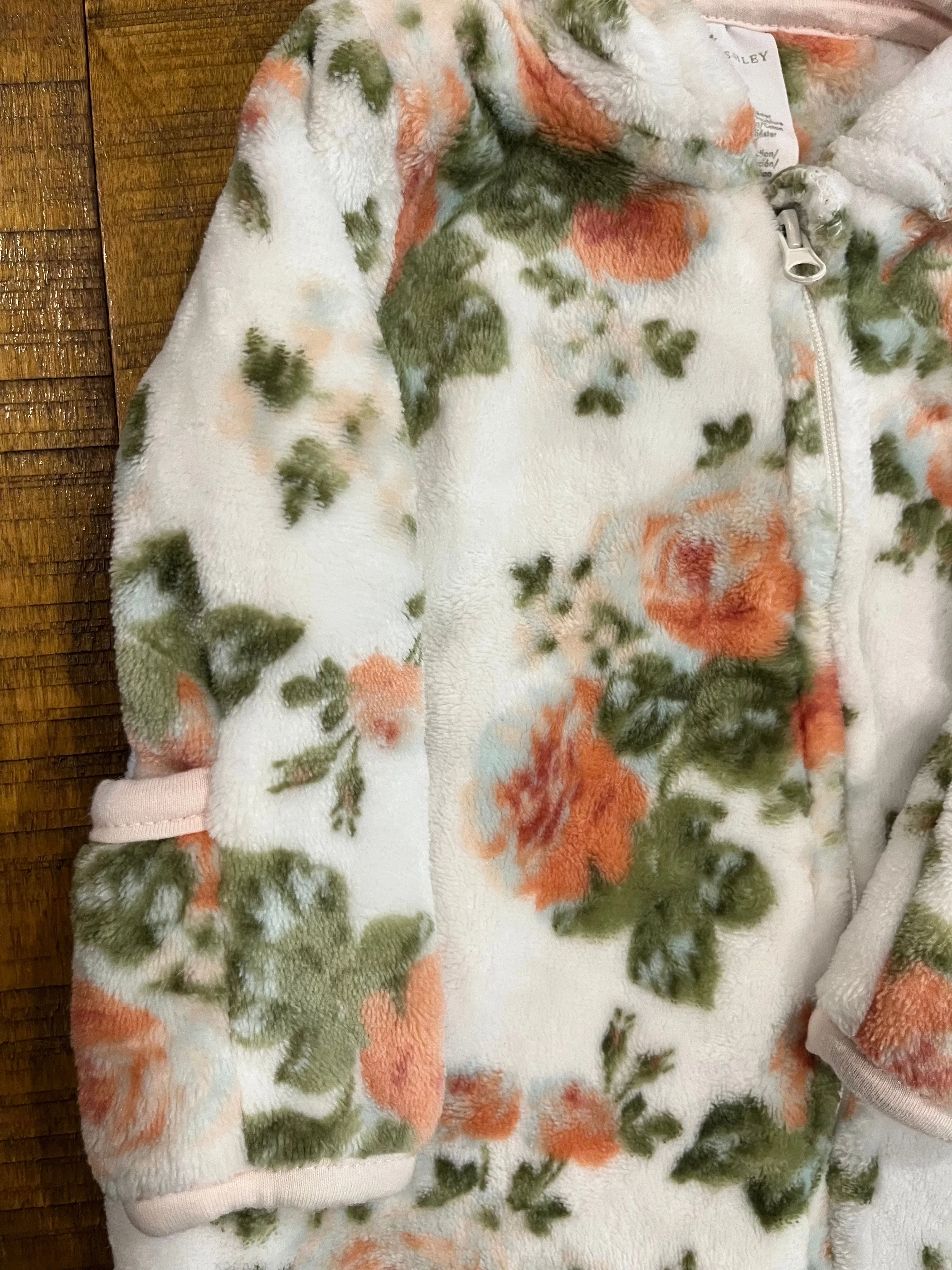 Listing Image Blurred Background
