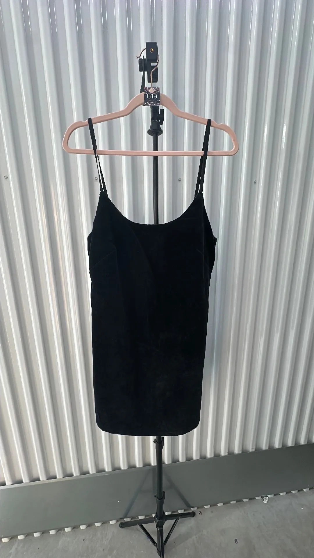 Product image for 19. Barney's NY Black Velvet Mini PTP: 17.5"
