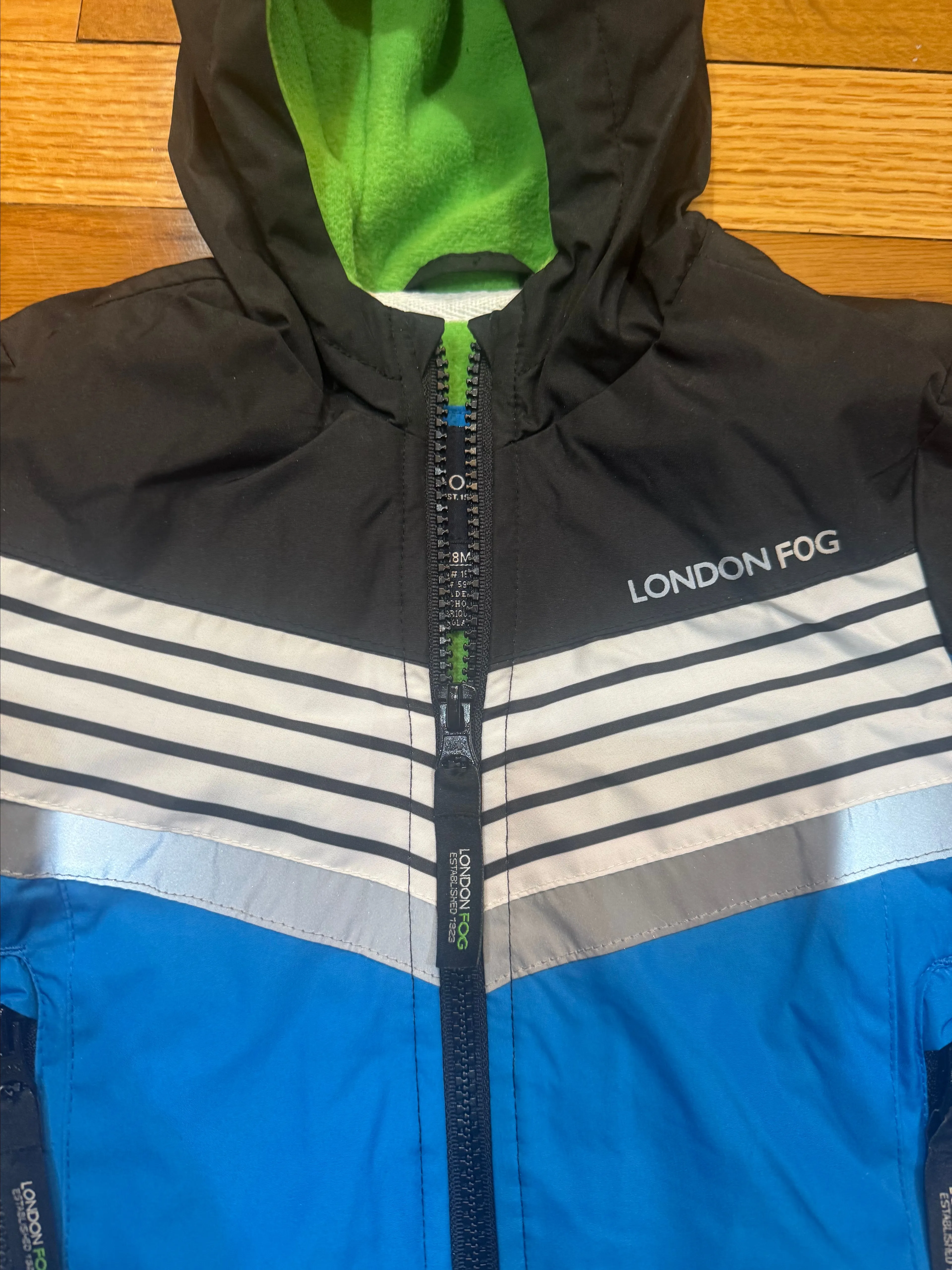 Listing Image Blurred Background