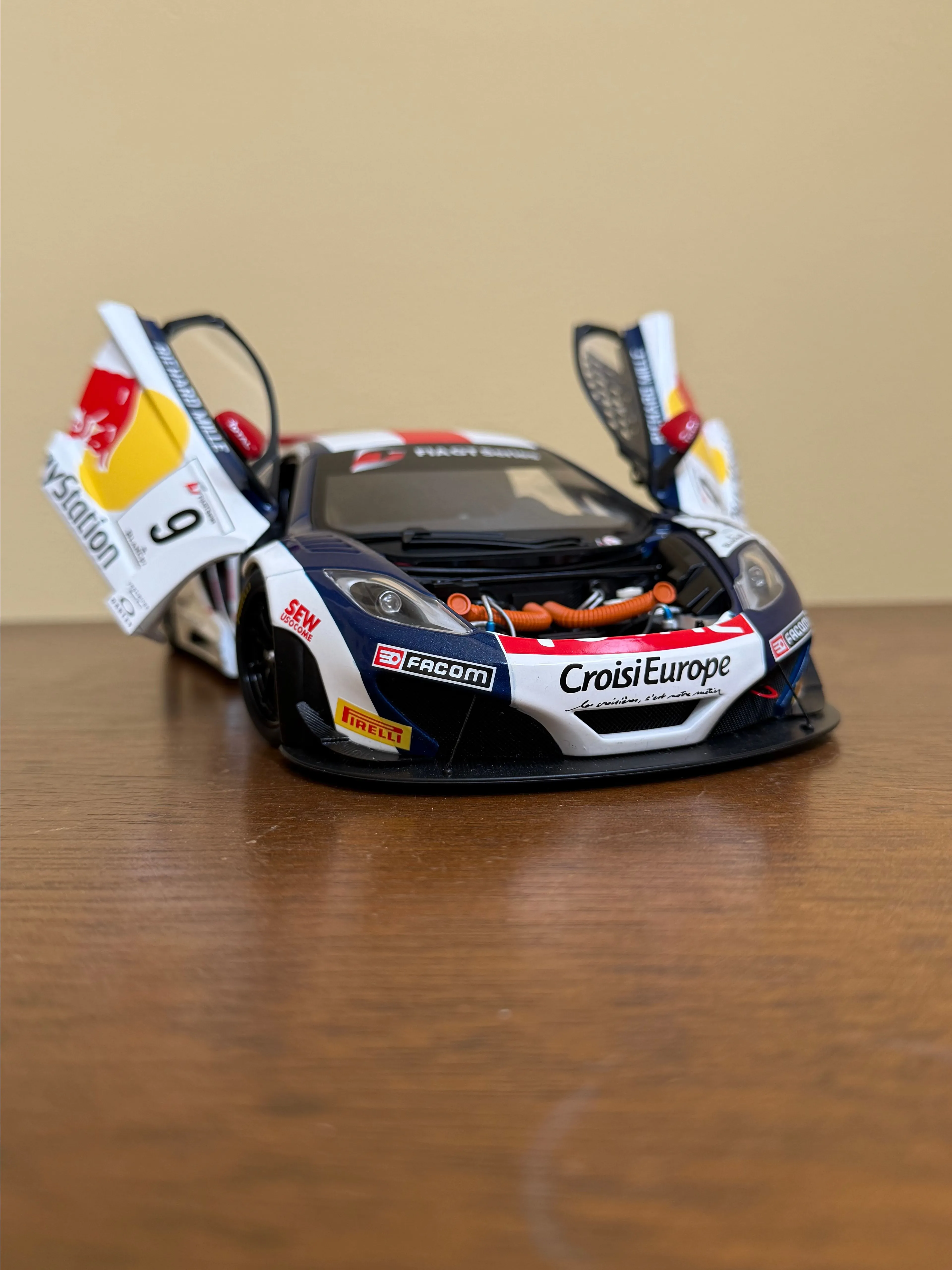 Product image for Auto Art McLaren 1/18 Diecast Opening Parts