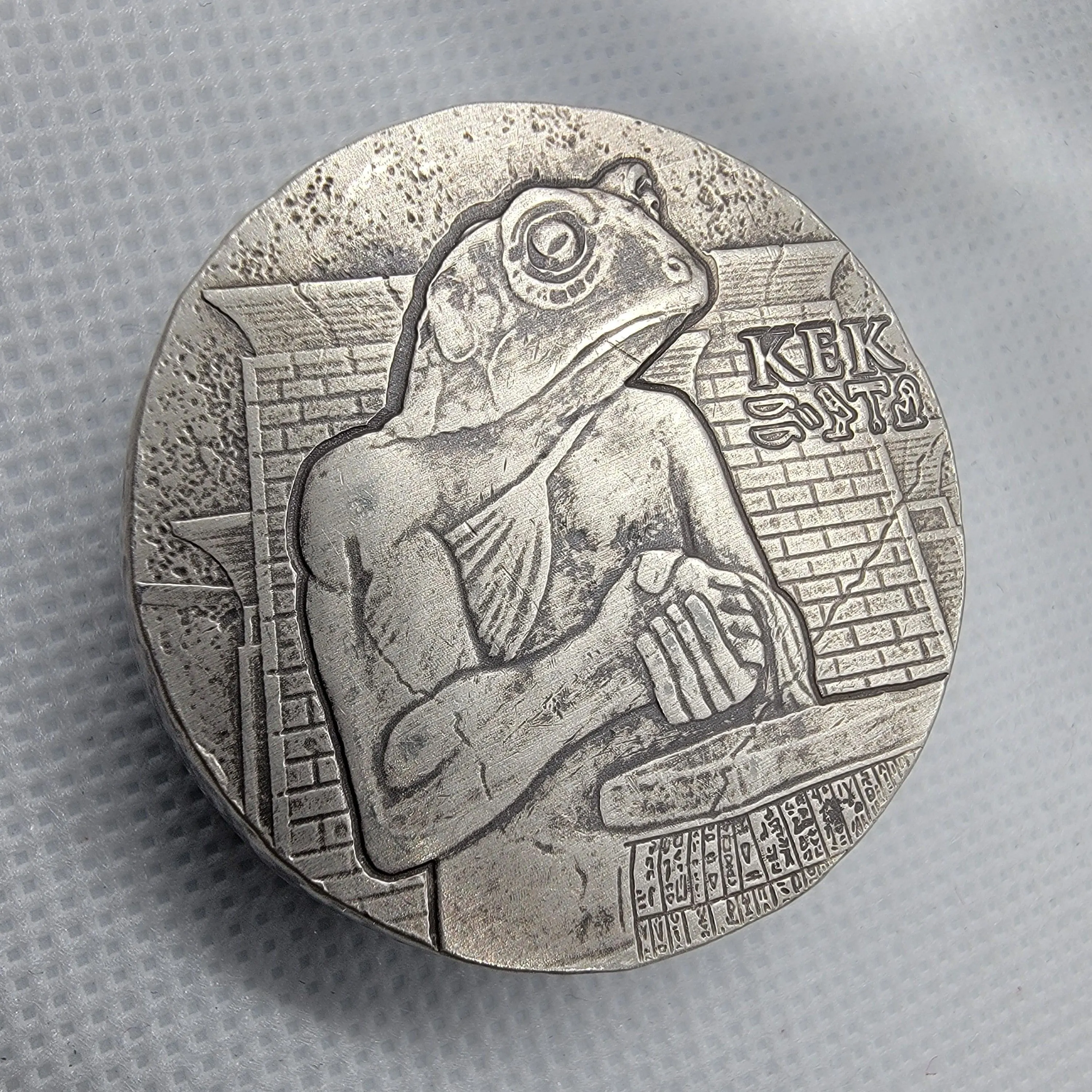 Product image for 5 oz  2022 KEK  Republique of Dutchad Coin / 1000 Francs
