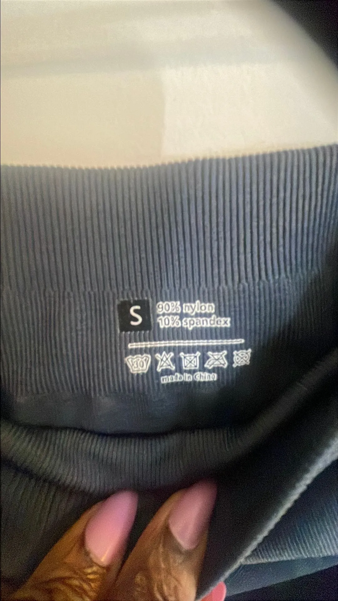 Listing Image Blurred Background