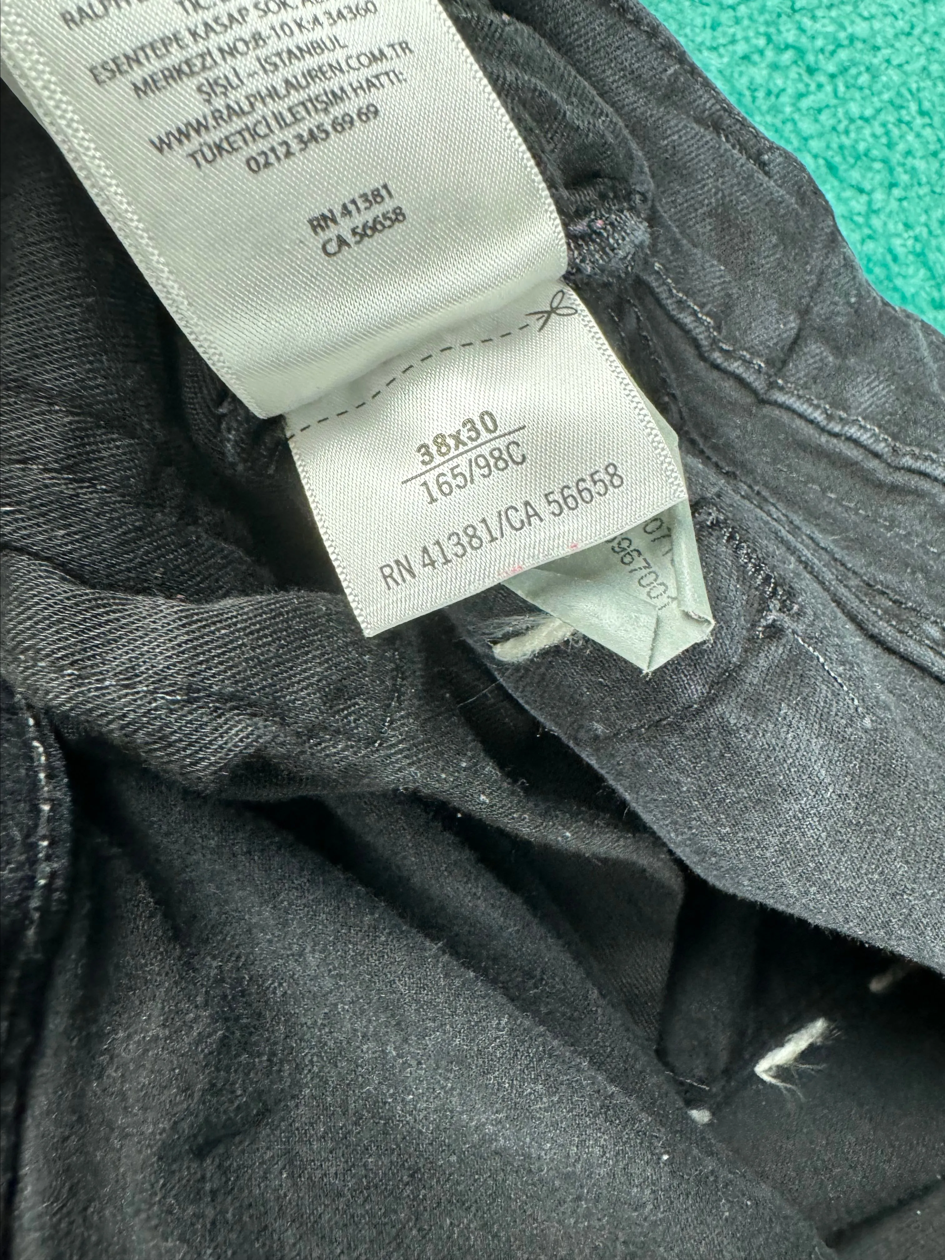 Listing Image Blurred Background