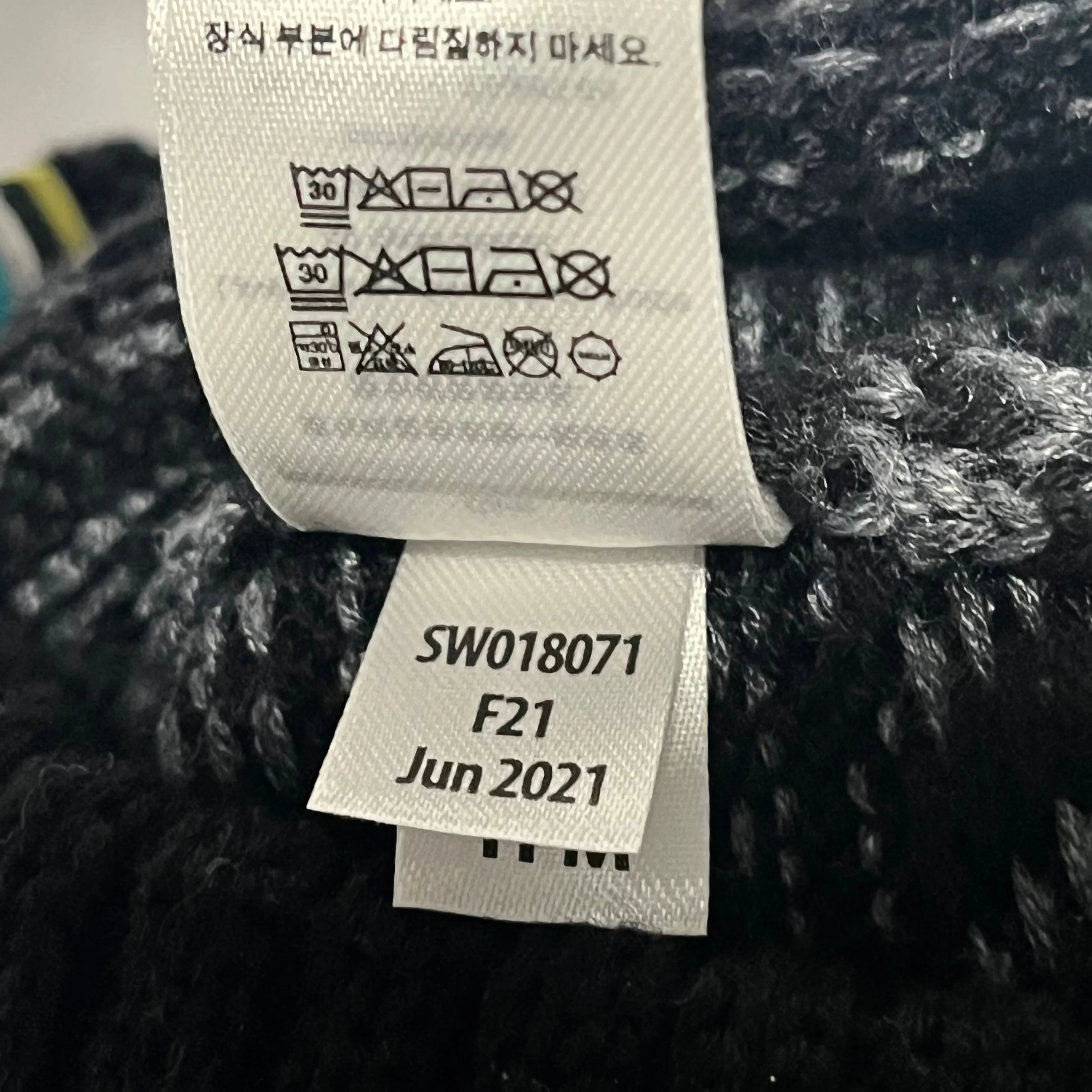 Listing Image Blurred Background