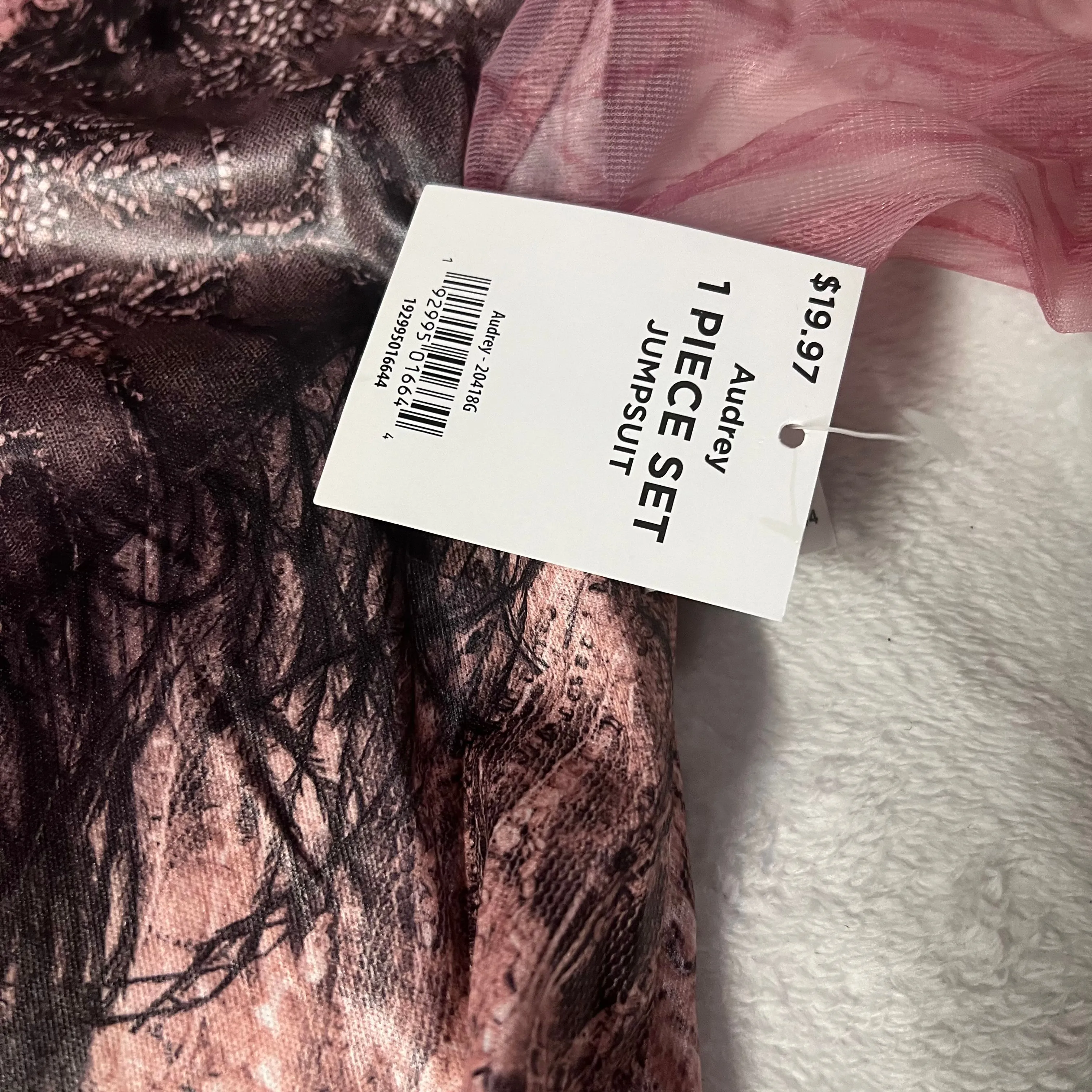 Listing Image Blurred Background
