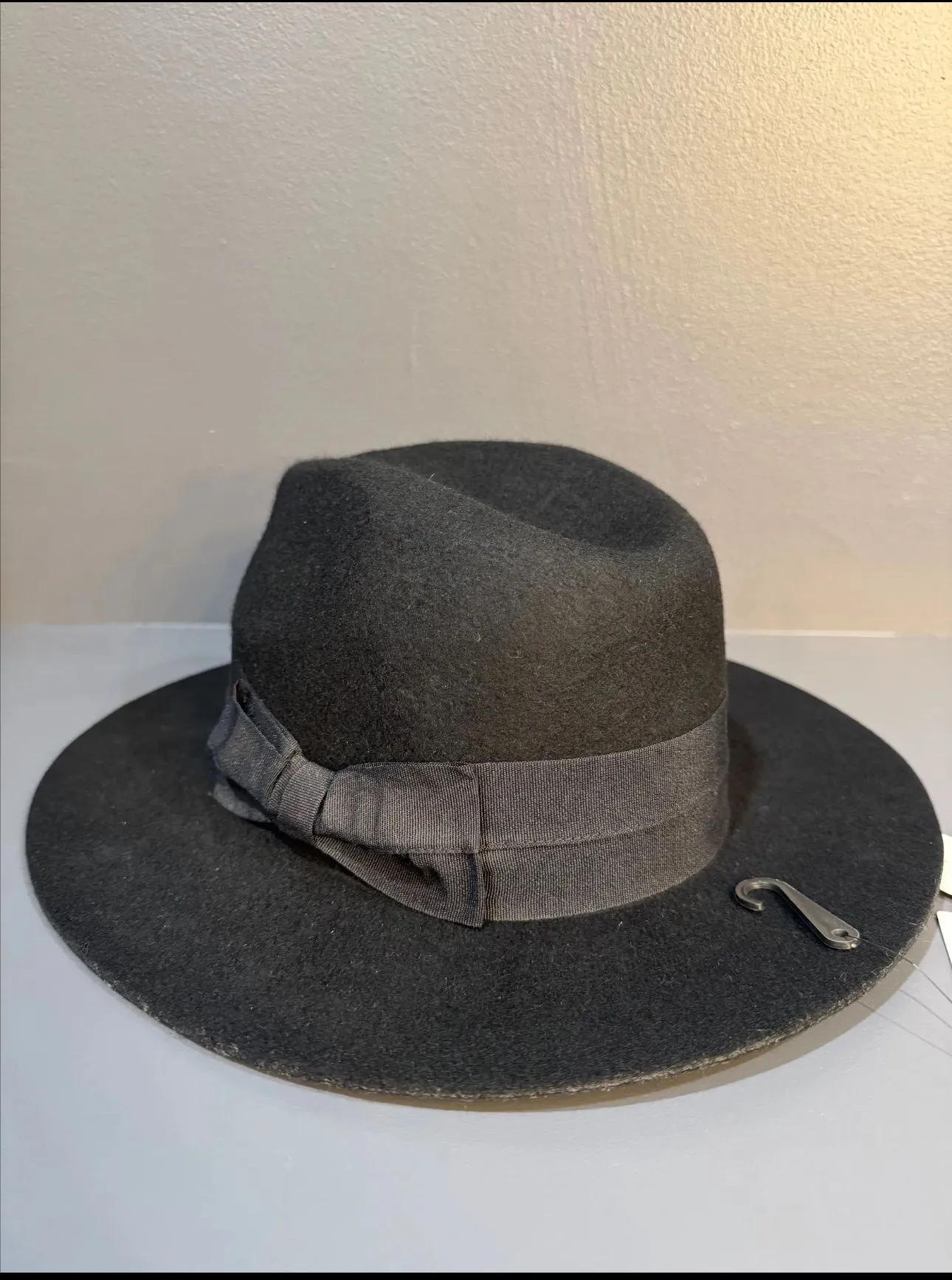 Listing Image Blurred Background