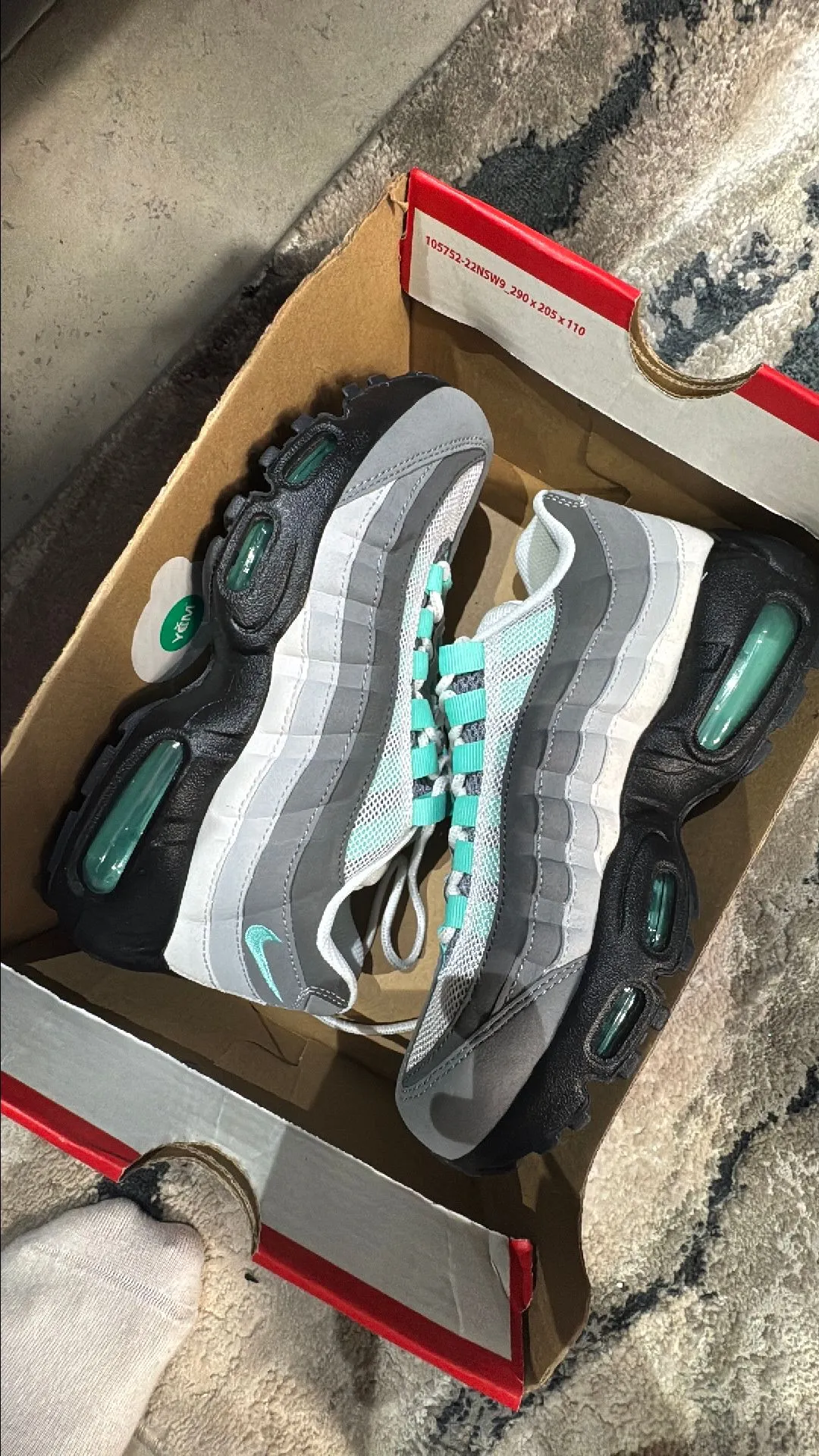 Product image for 2. Nike air max 95 GS SIZE 5