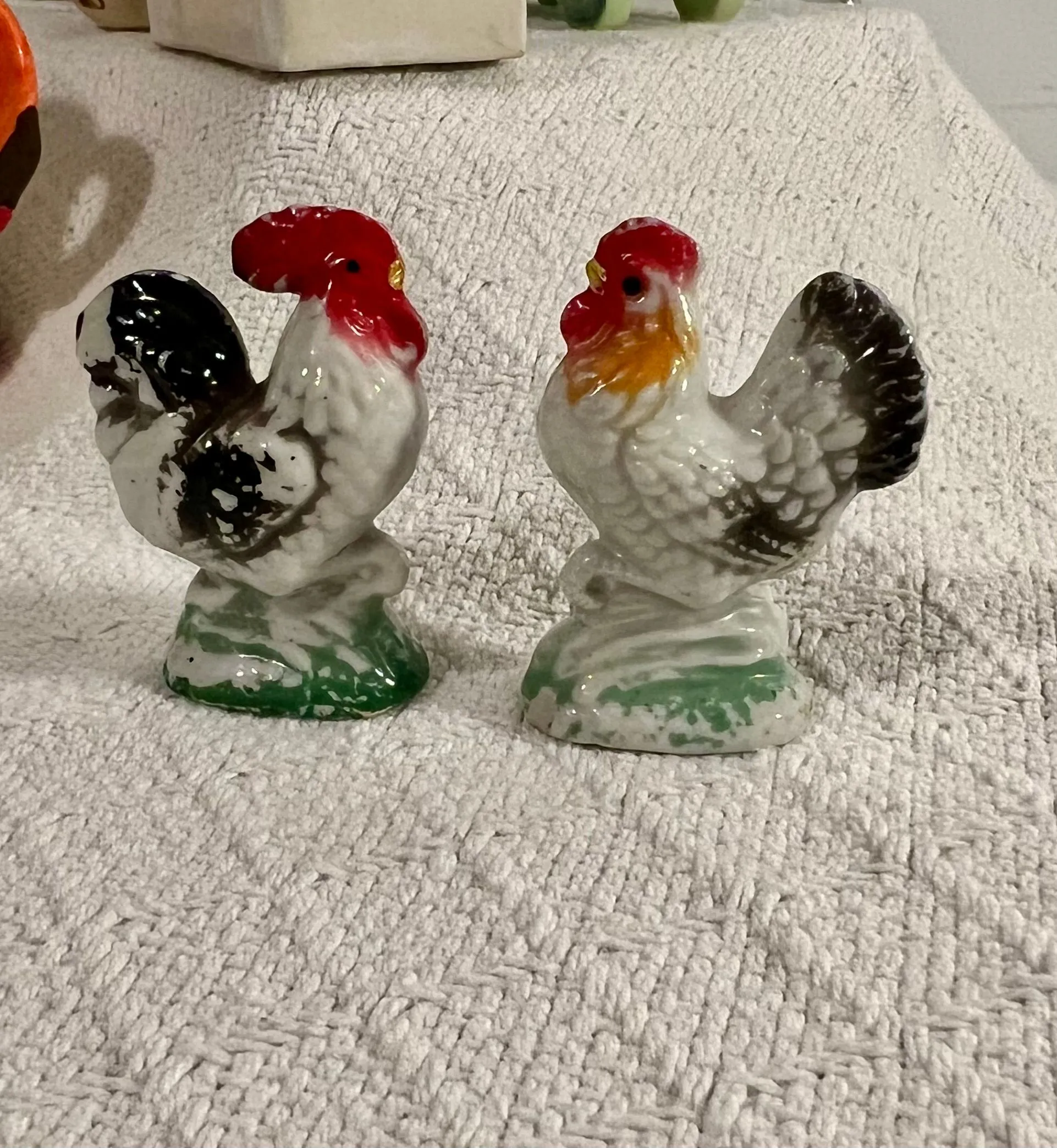 Product image for Vintage Ceramic Pair Of Chickens