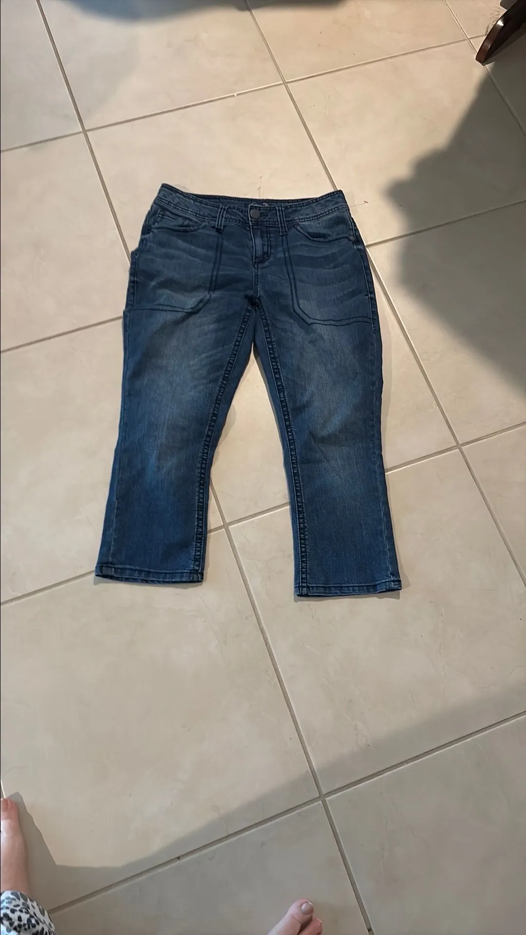 Product image for Seven7 sz 8 crop jeans blue stretchy J21