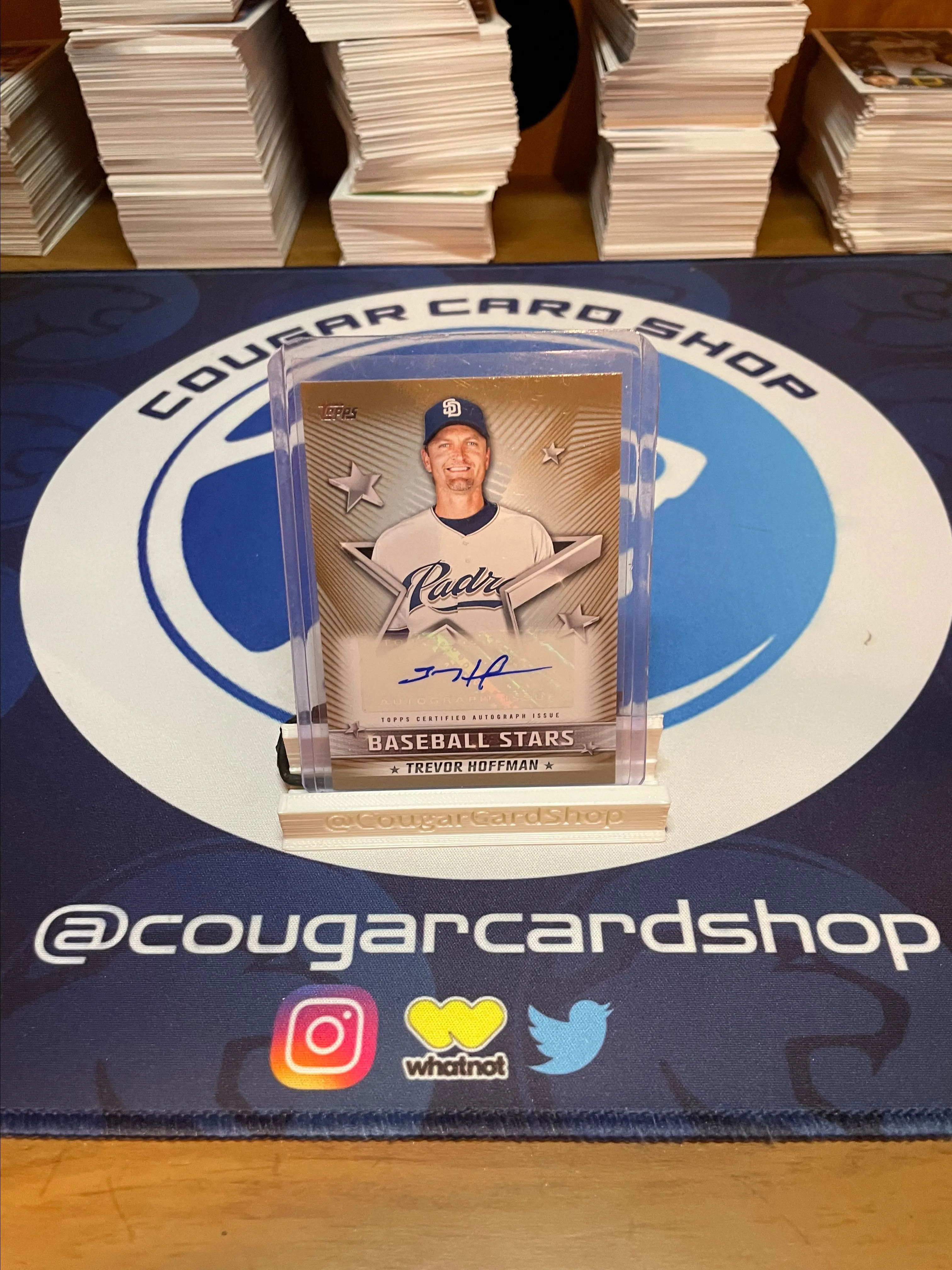 Product image for Trevor Hoffman Gold Auto /50