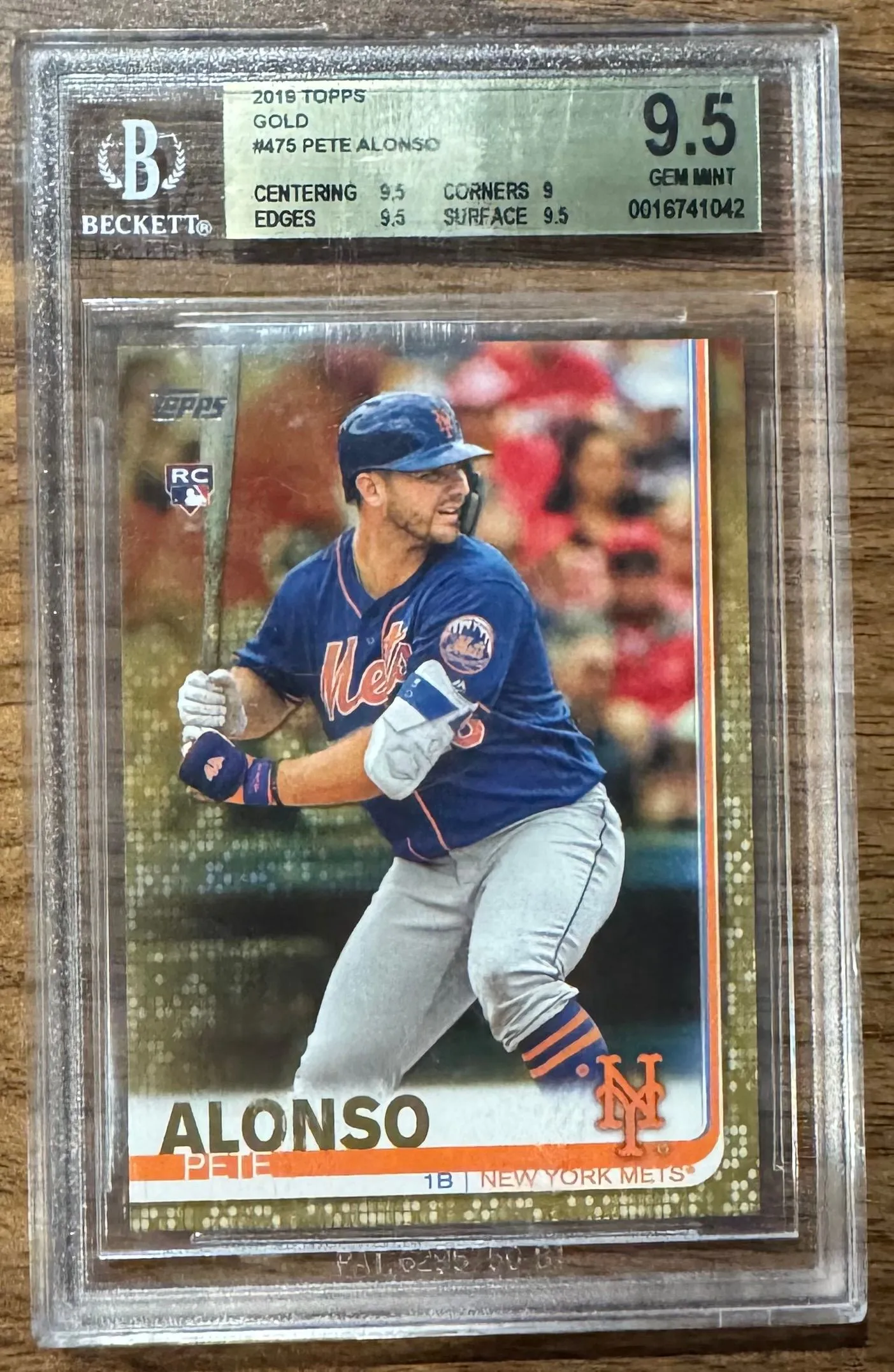 Product image for Pete Alonso Rookie 2019 Topps Gold /2019 Beckett 9.5 New York Mets