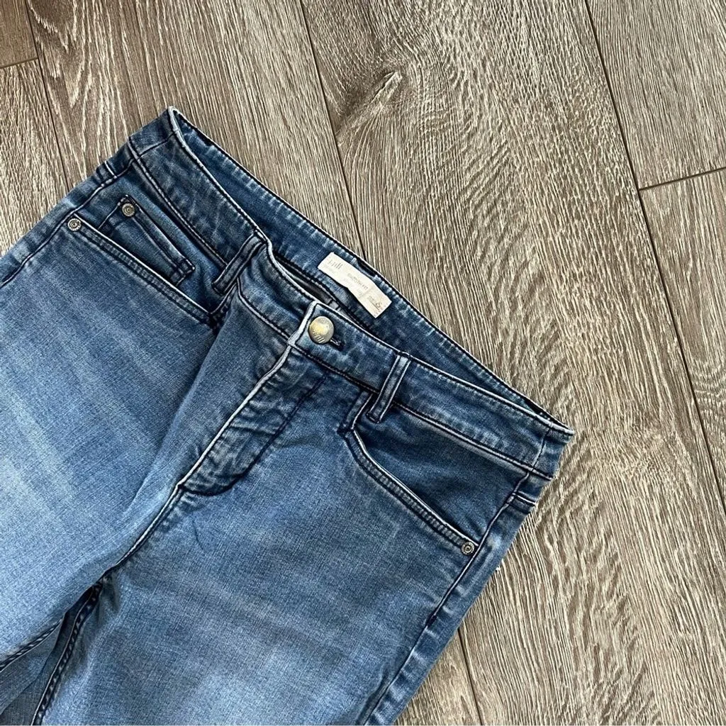 Listing Image Blurred Background
