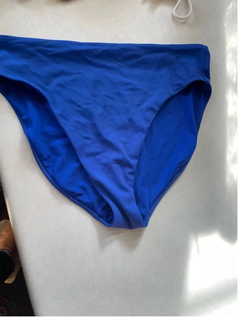 Product image for Women's Victoria's Secret Swim Bottoms Size M Blue