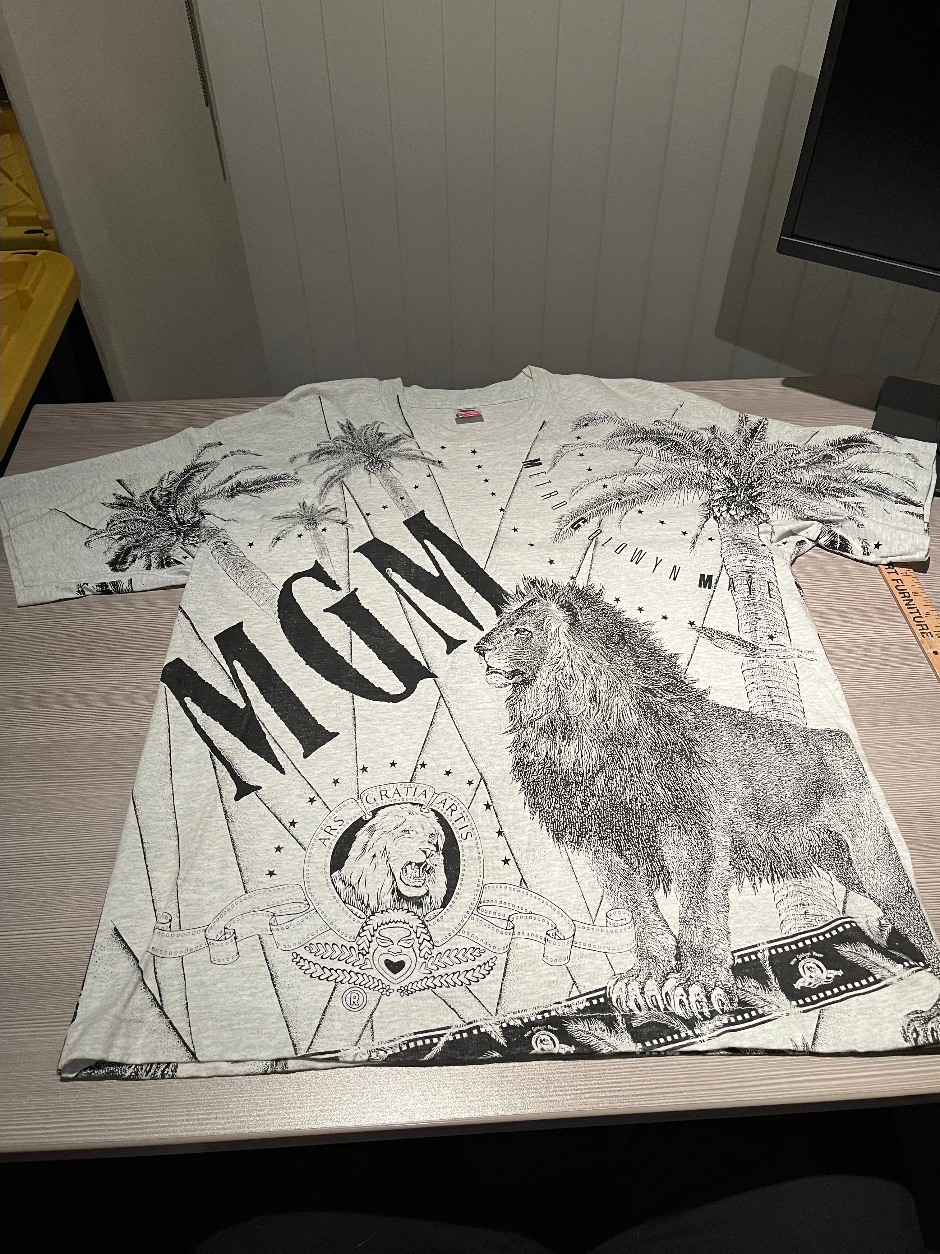 Product image for Vintage MGM Made In USA All Over Print Aop X-large Single Stitch Xl 21.5”x30”