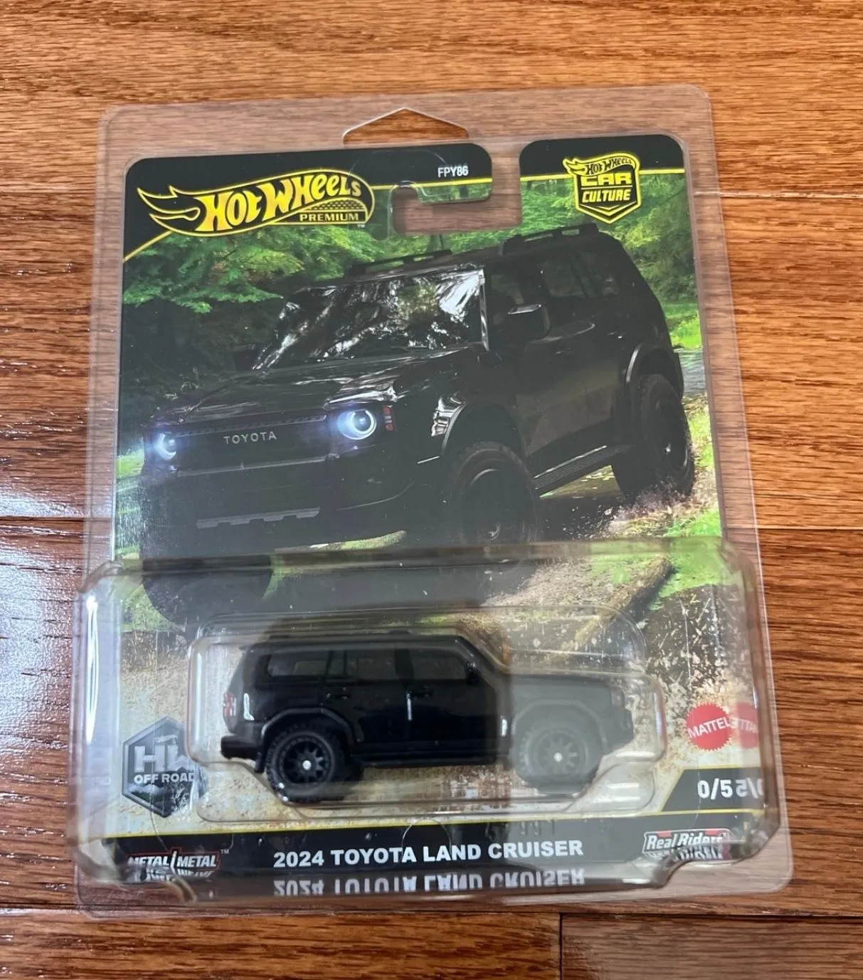 Product image for Hot Wheels Premium Car Culture 2024 Toyota Land Cruiser Chase With Protector