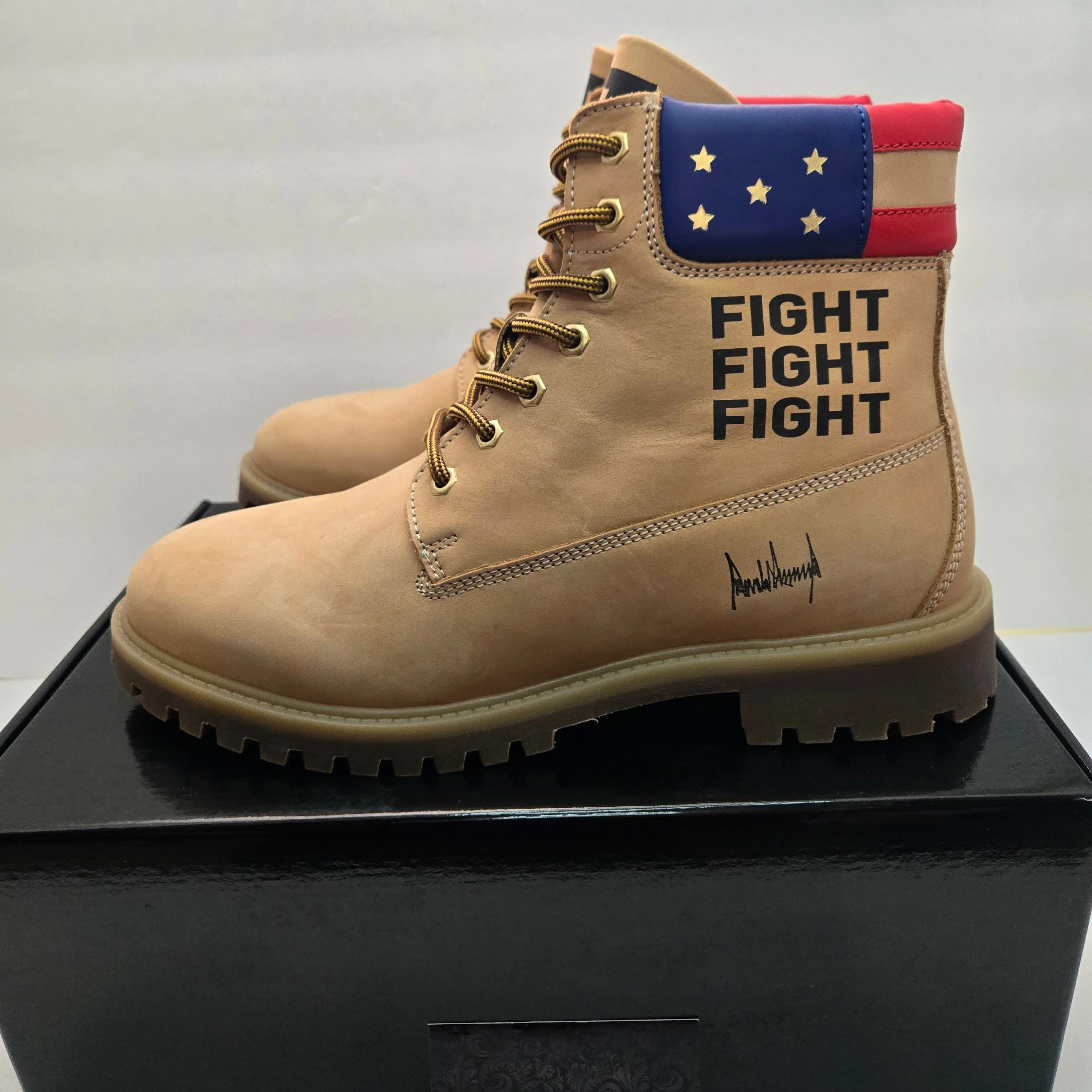 Product image for TRUMP Boot Limited/Numbered 2K
