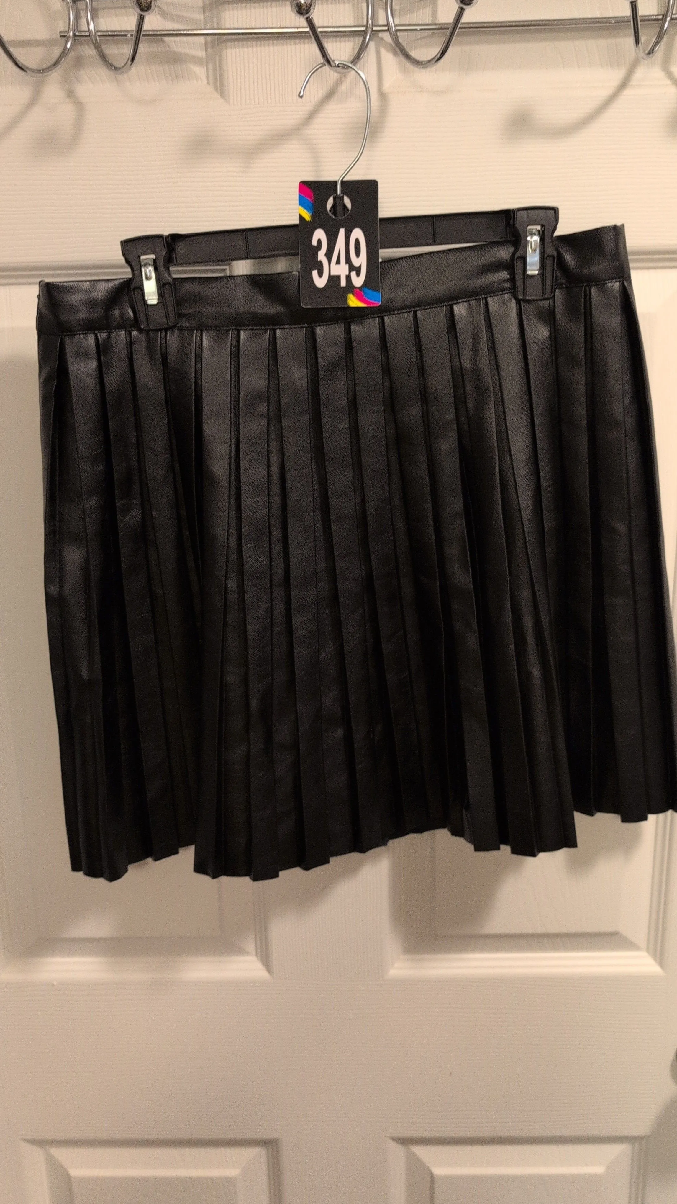 Product image for SALE 349 polyurethane pleated skirt side zip size large