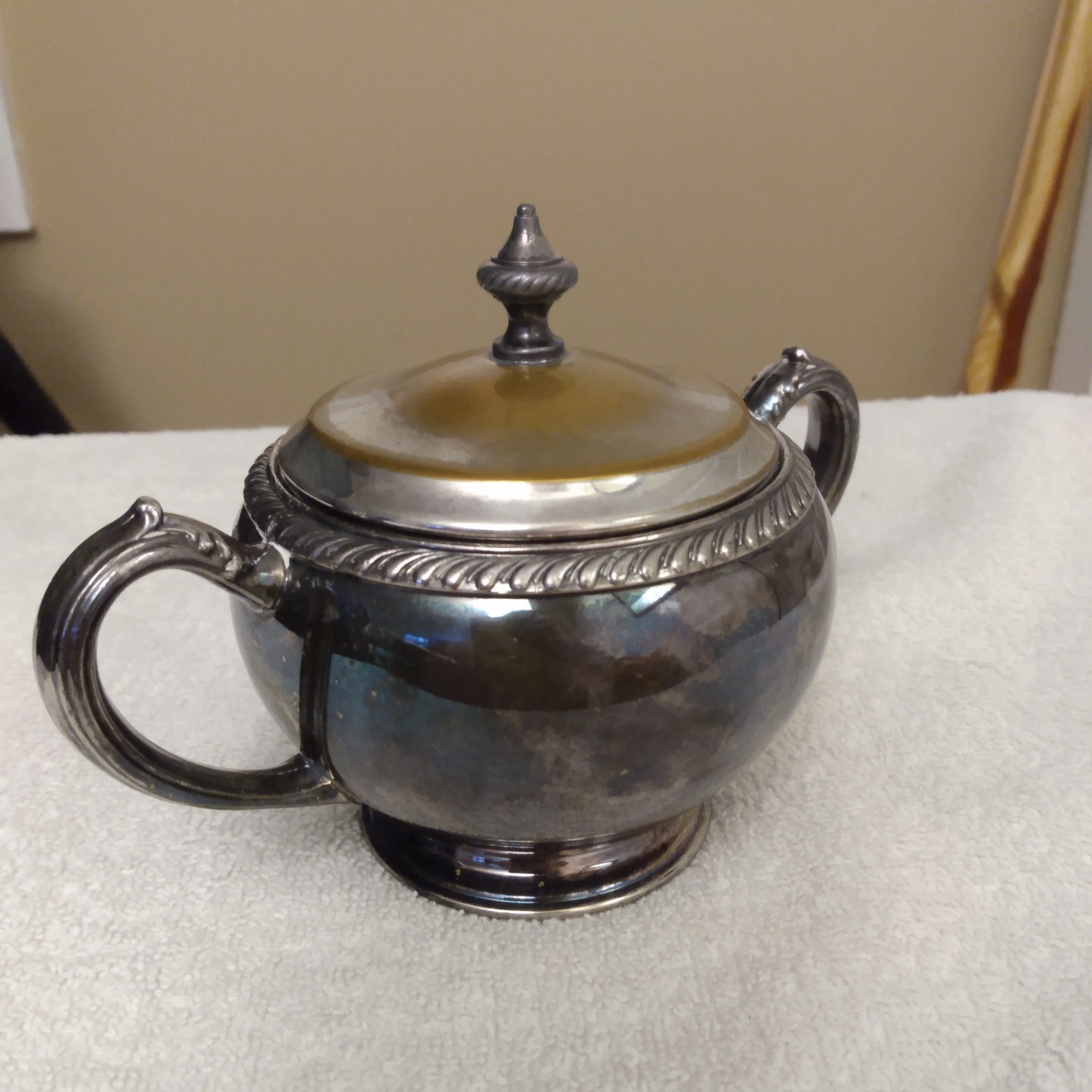 Product image for Antique Silver Plated Sugar Bowl with lid Fiesta by Oneida Limited
