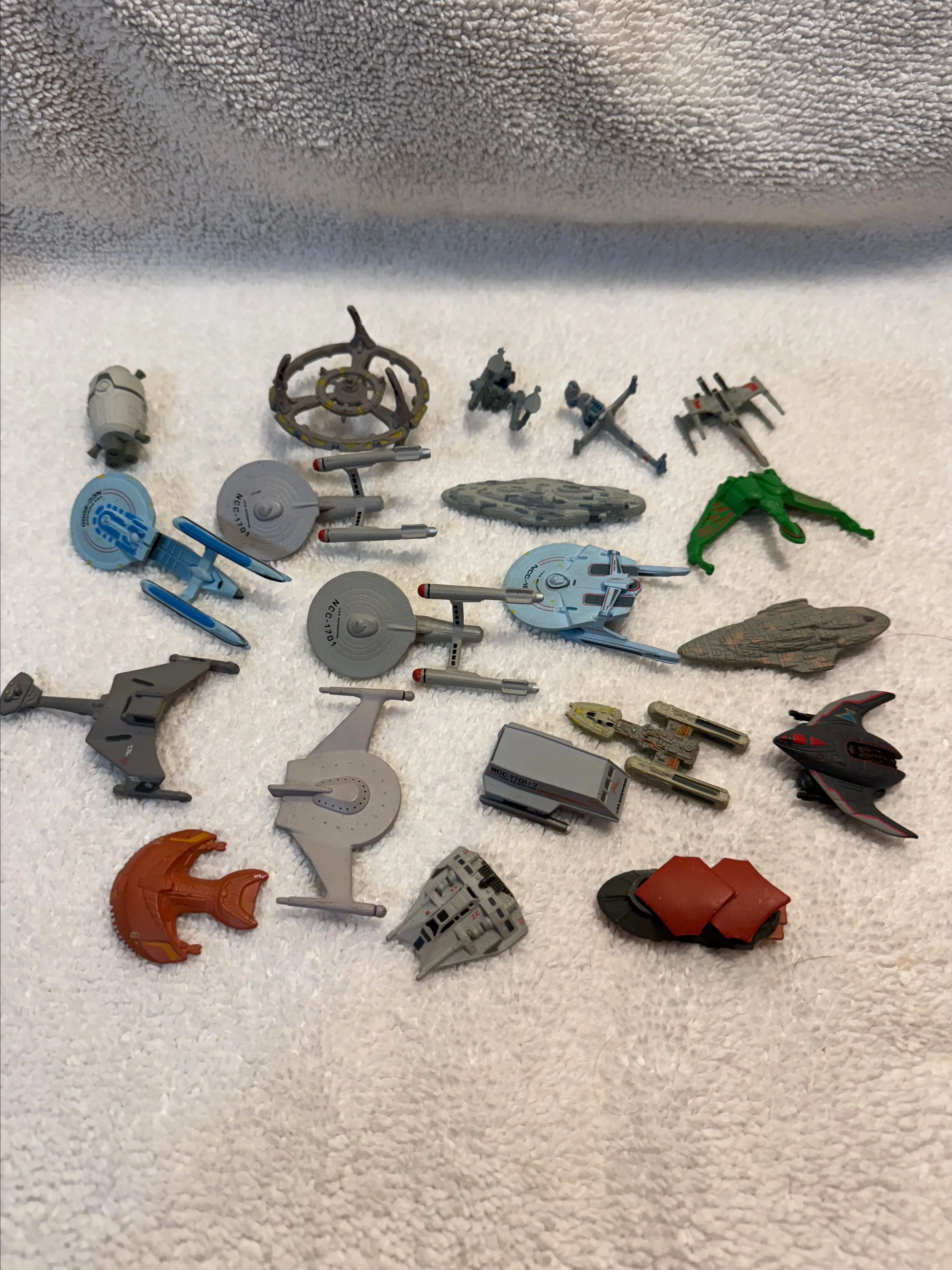 Product image for Micro Machines -Vintage lot of 20 Star Wars / Star Trek
