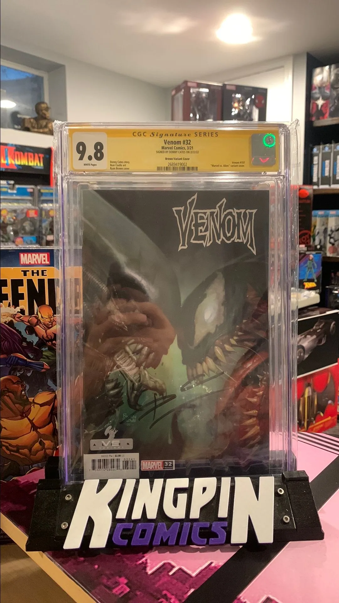 Product image for Venom #32 Alien Variant SS CGC 9.8 - Donny Cates