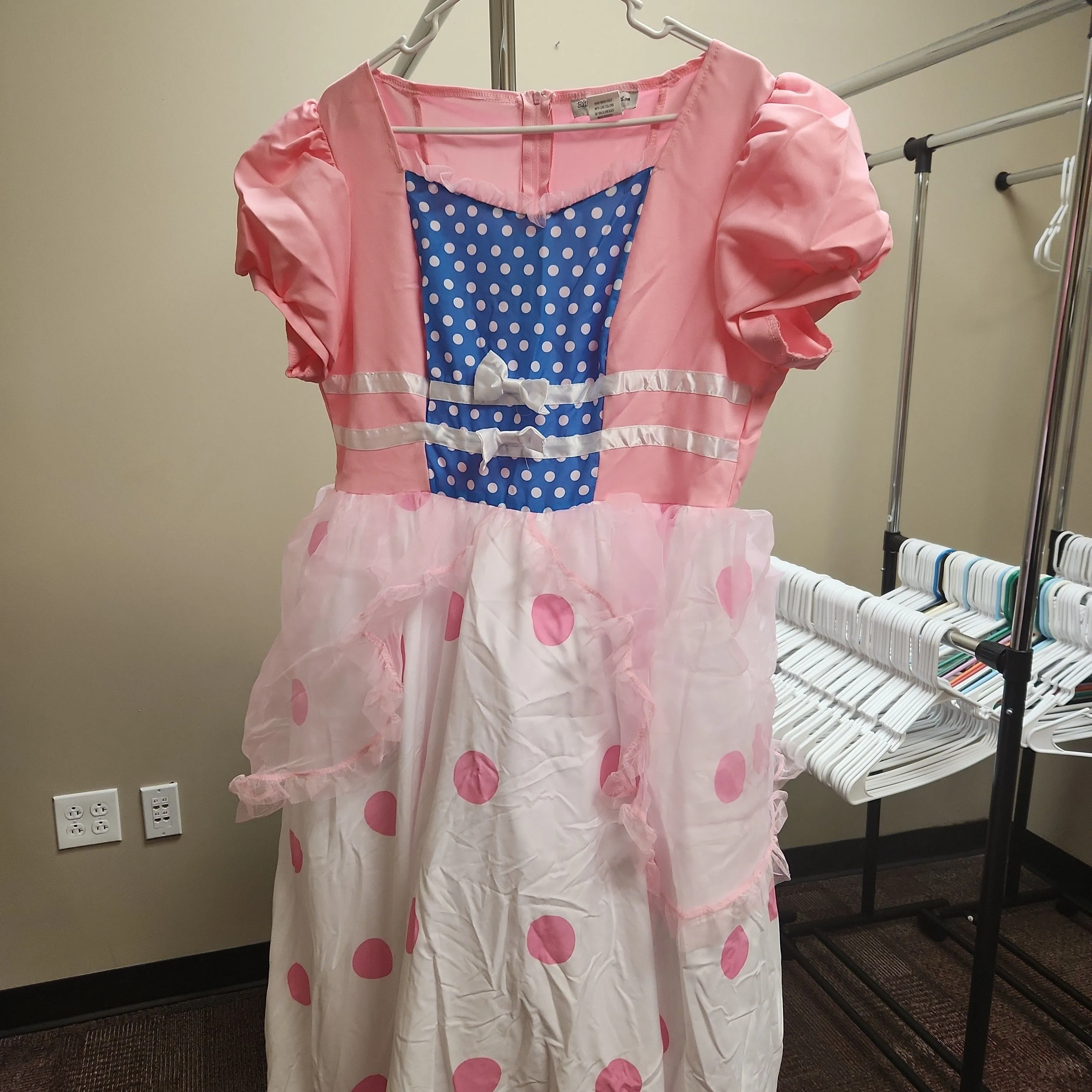 Listing Image Blurred Background