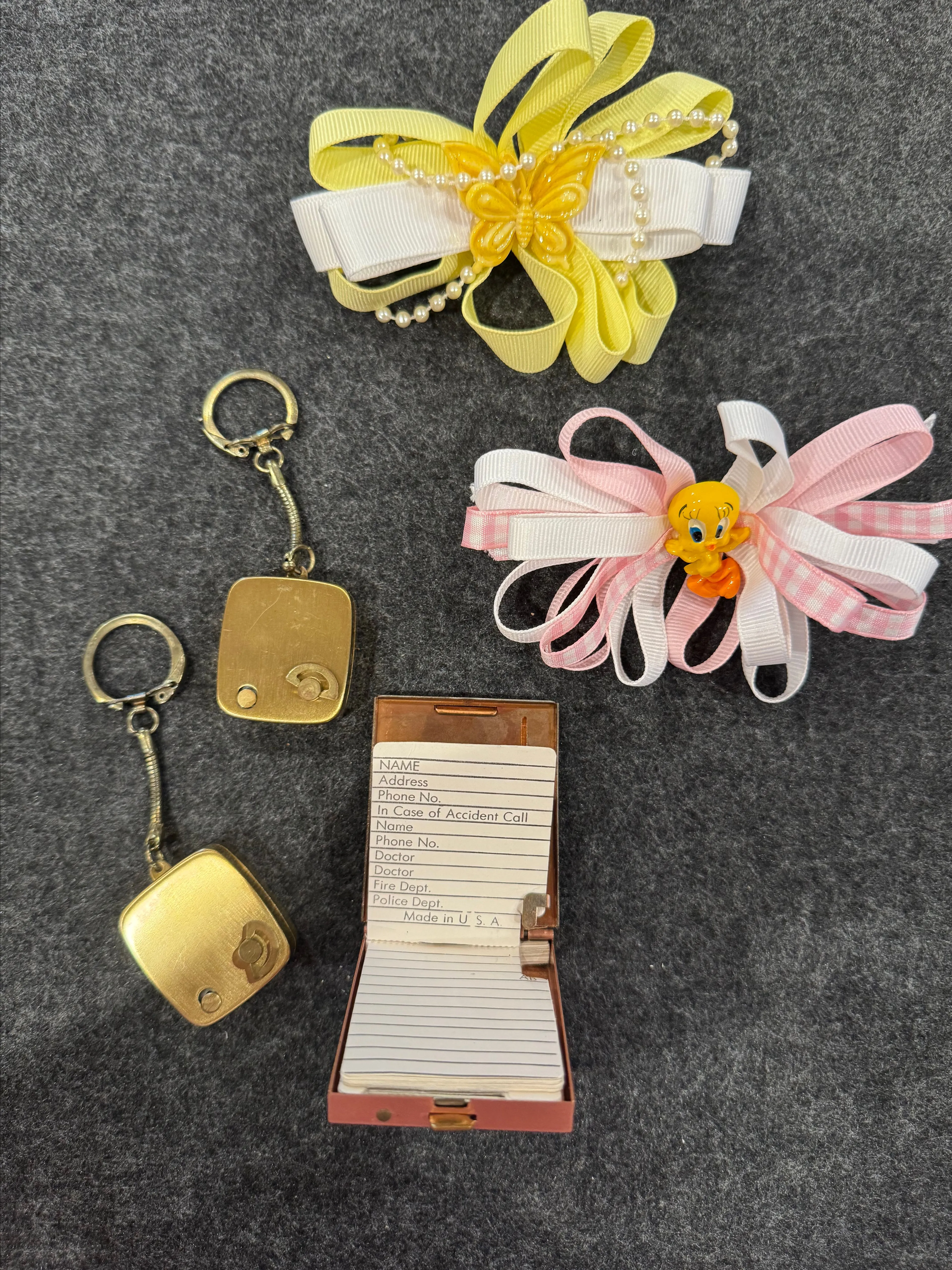 Product image for 4. Vintage music key chains, contact keeper, bows