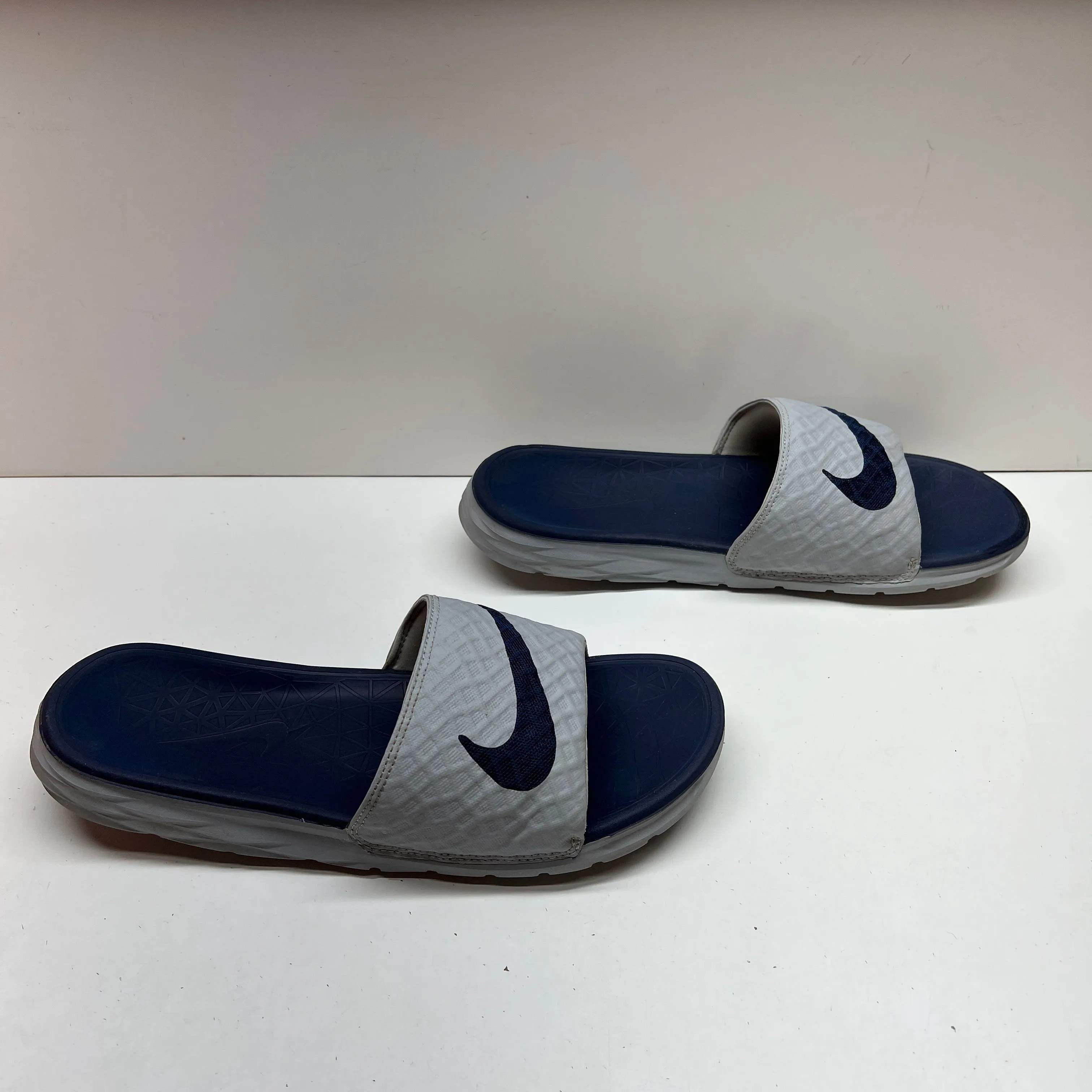 Listing Image Blurred Background
