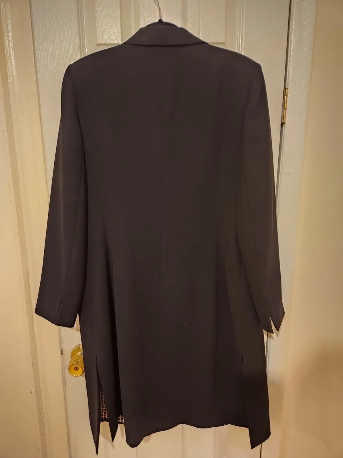 Listing Image Blurred Background