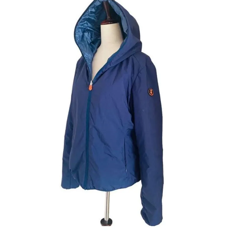 Listing Image Blurred Background