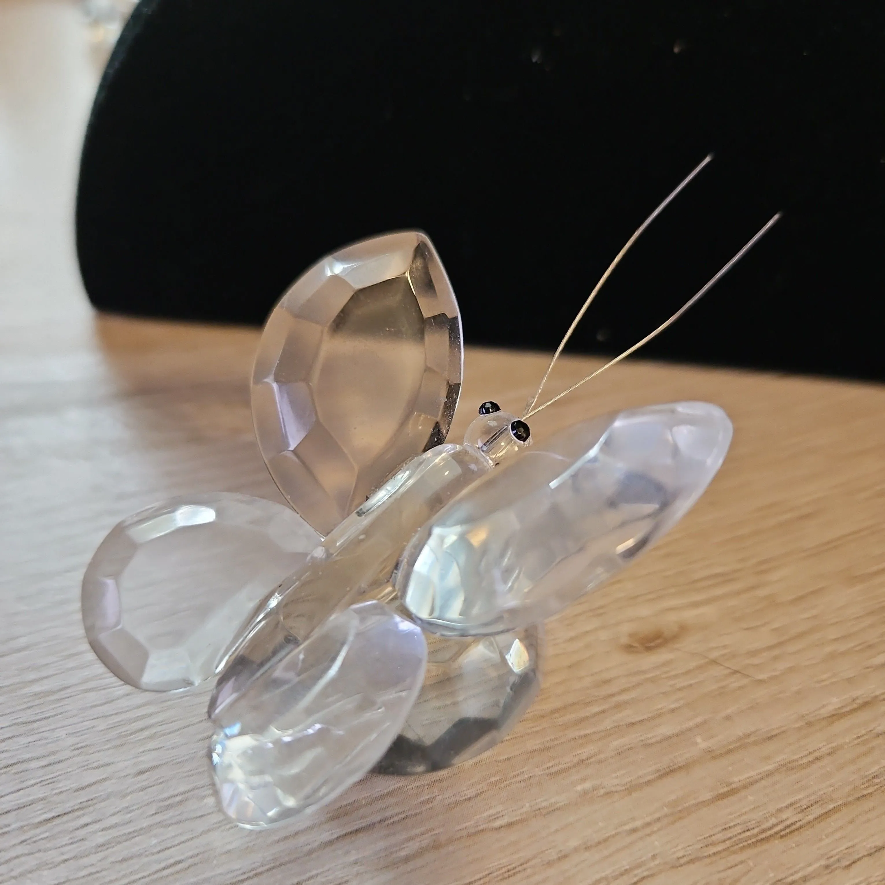 Product image for Crystal Figurine - Butterfly w Wire Antenna 