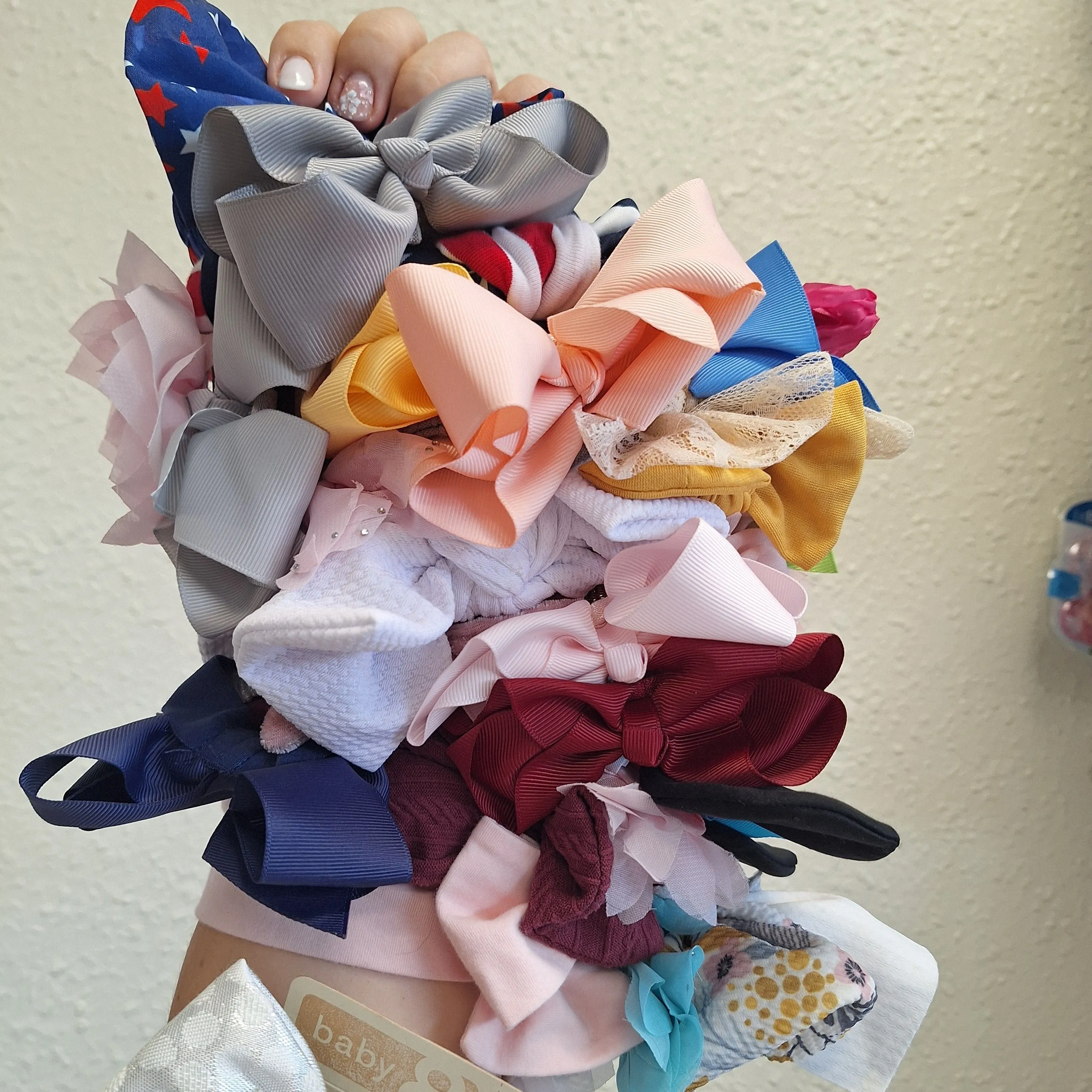 Product image for Bows 7 for $5
