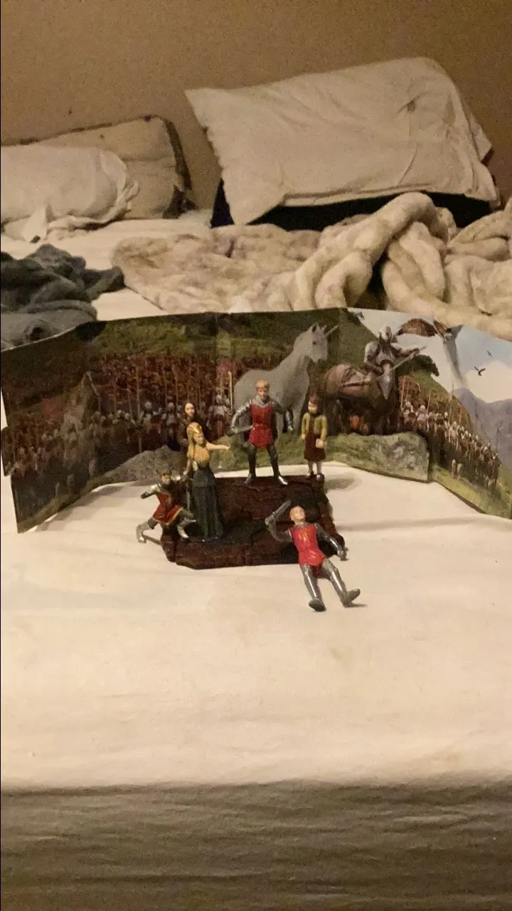 Product image for Lion the witch and the wardrobe set comes with background