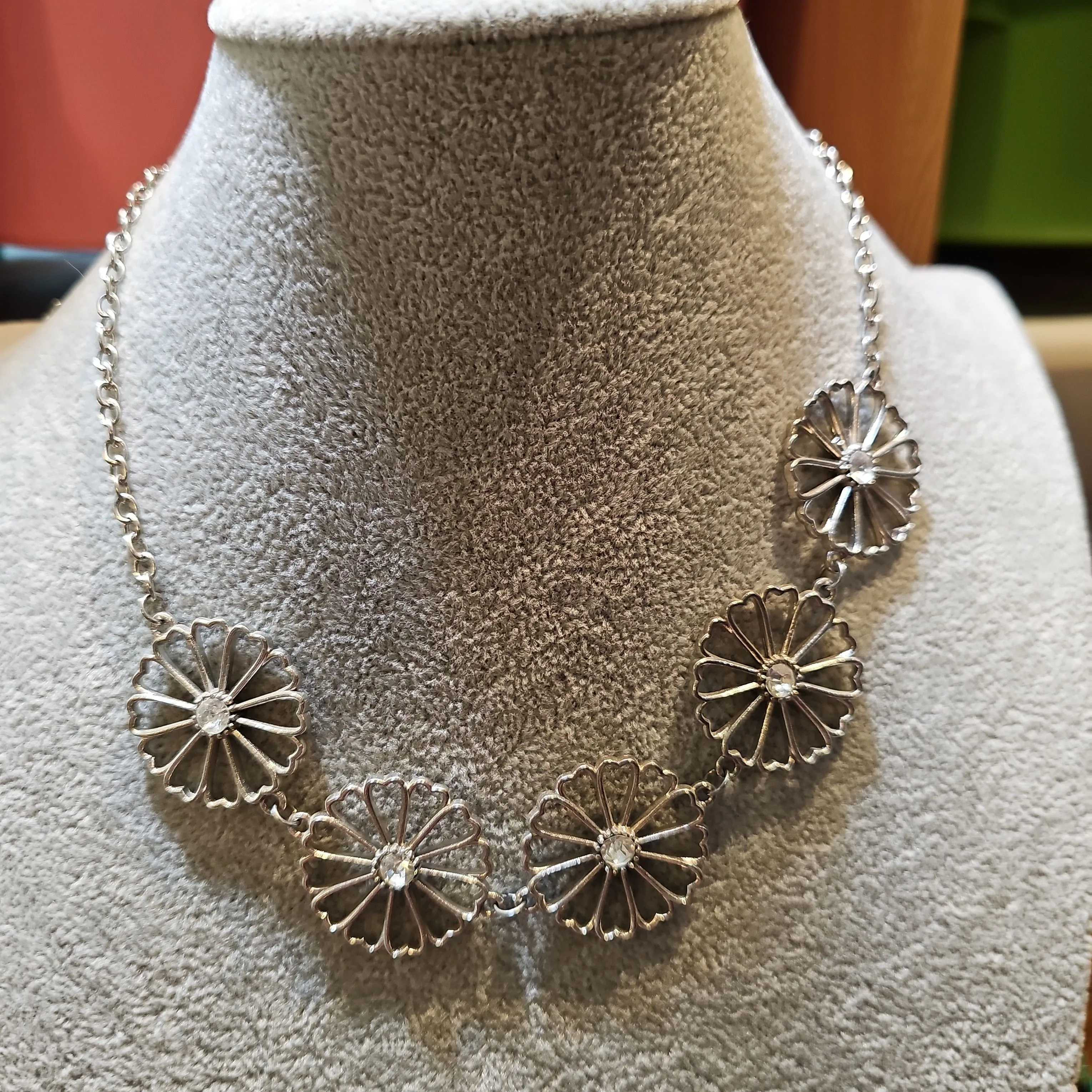 Product image for Sliver Flower necklace