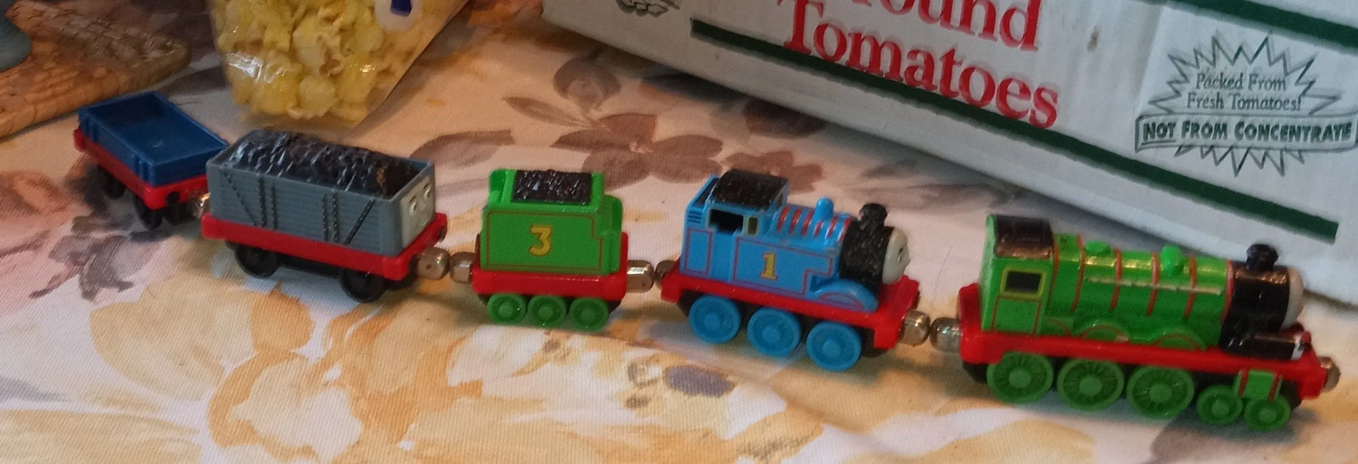 Product image for Lot of 6 Thomas The Tank Engine Die-Cast Train Lot, Attachable with Magnetic Connectors