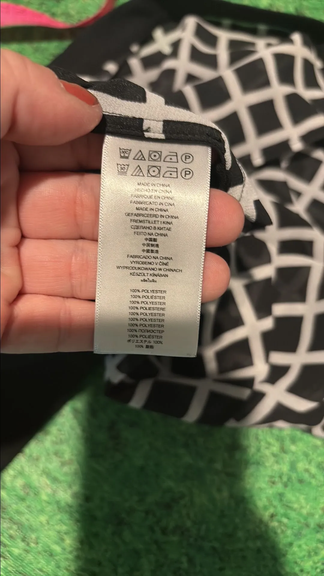 Listing Image Blurred Background
