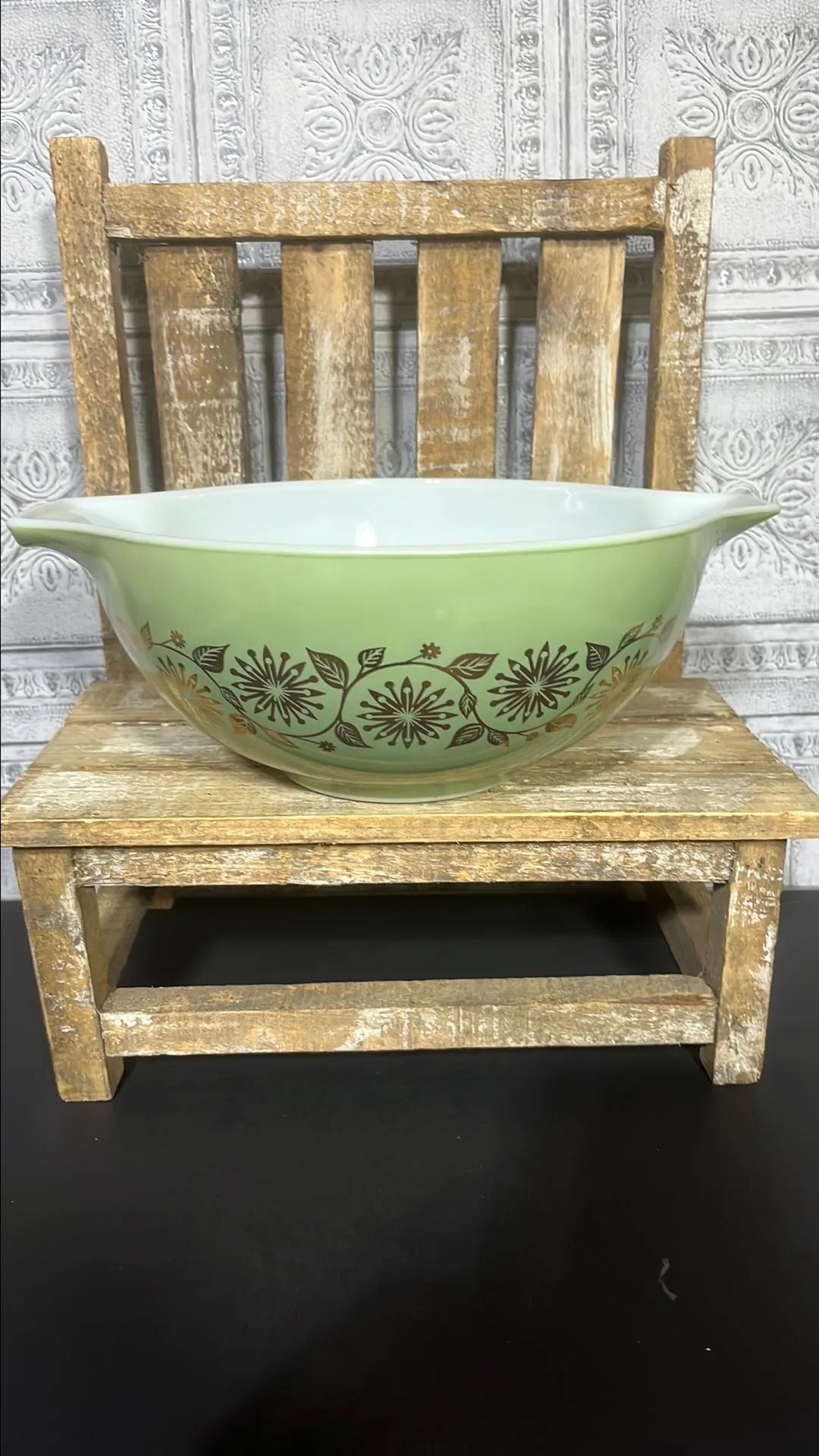Product image for 004.) Pyrex Cinderella Bowl Green & Gold Medallion 443