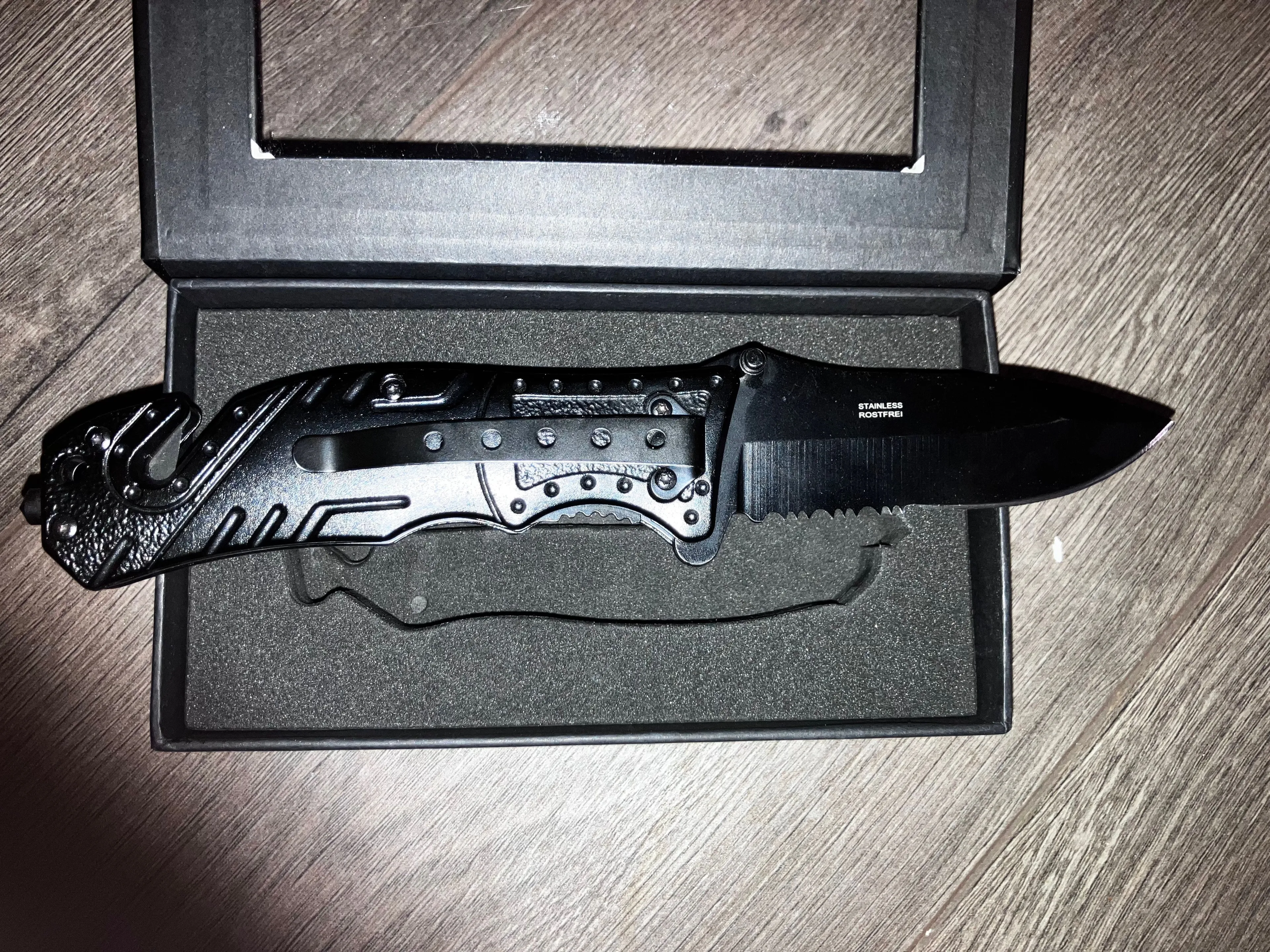 Listing Image Blurred Background