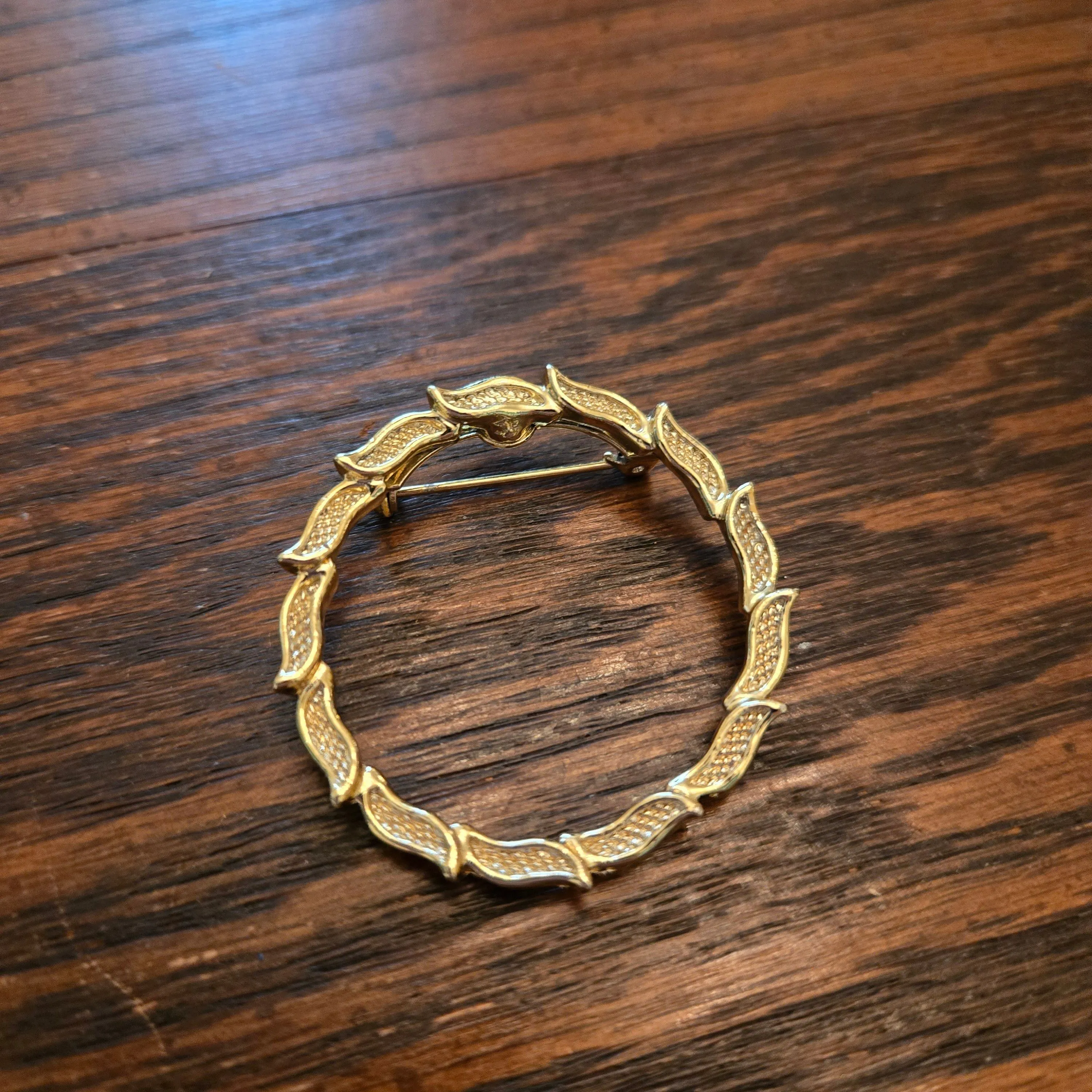 Product image for Gerrys wreath brooch