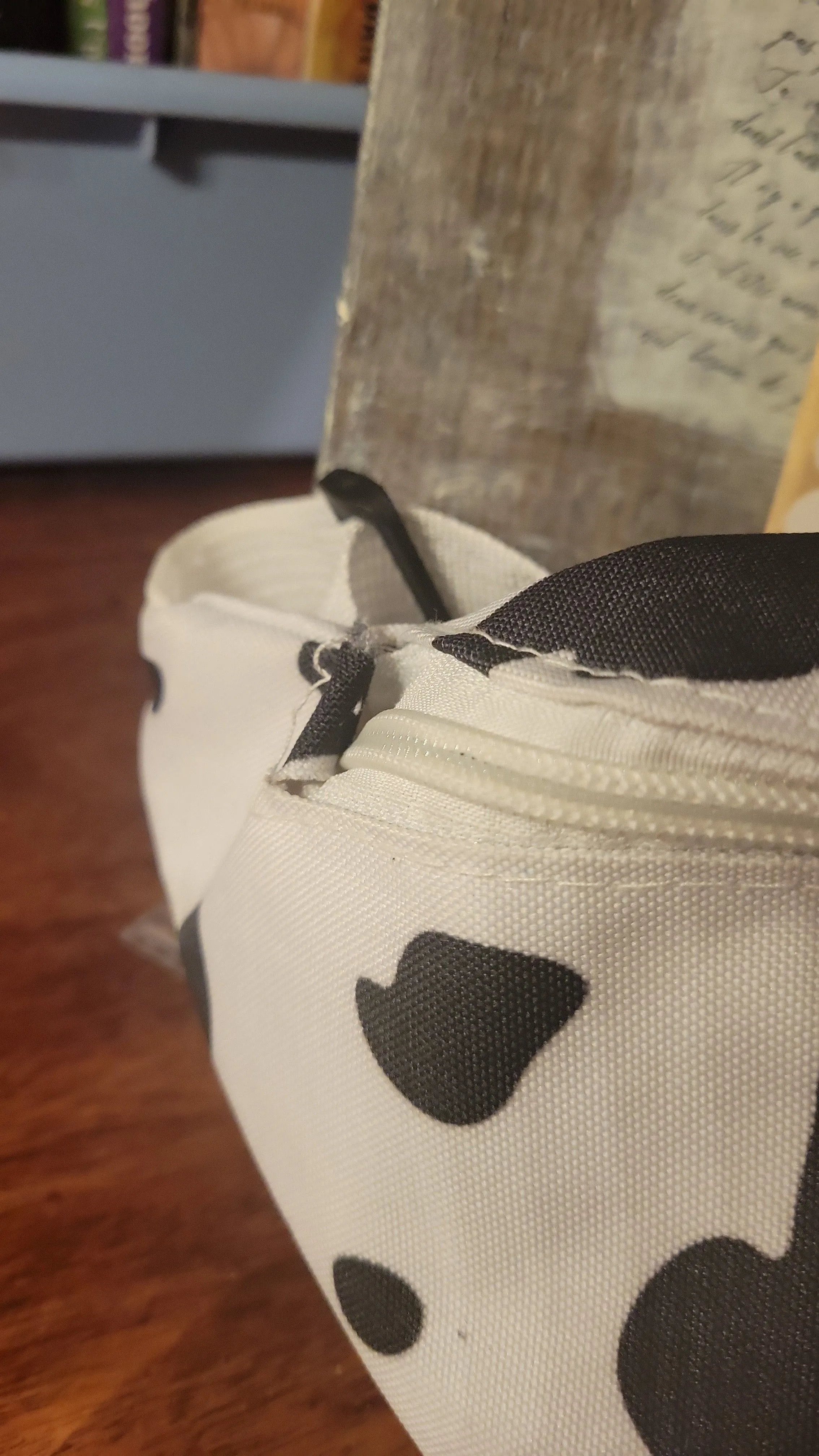 Product image for 43. Cow print fanny pack, sm tear by zipper 