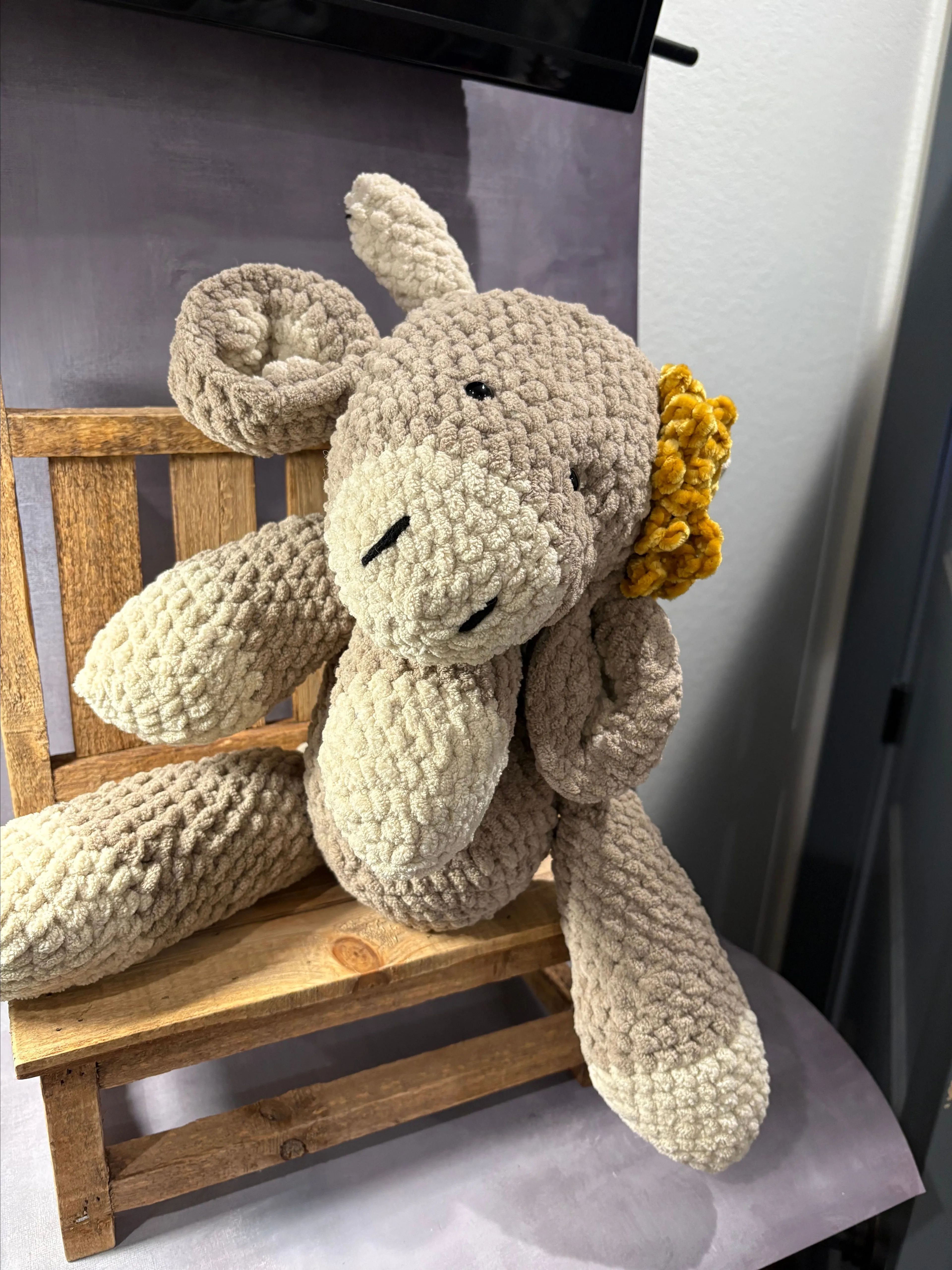 Product image for plush cow, crochet