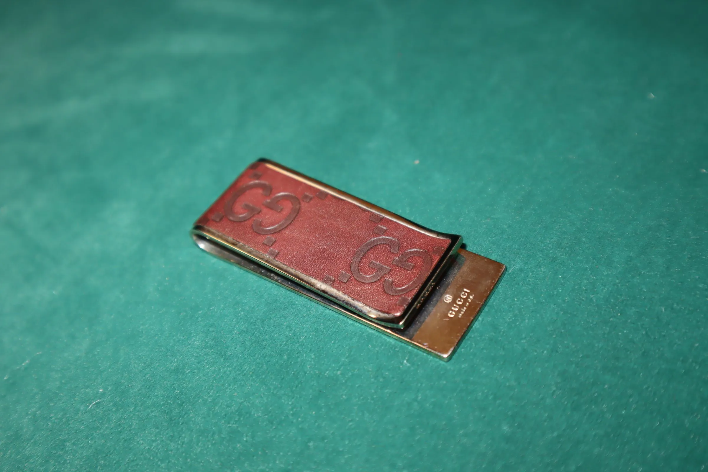 Listing Image Blurred Background