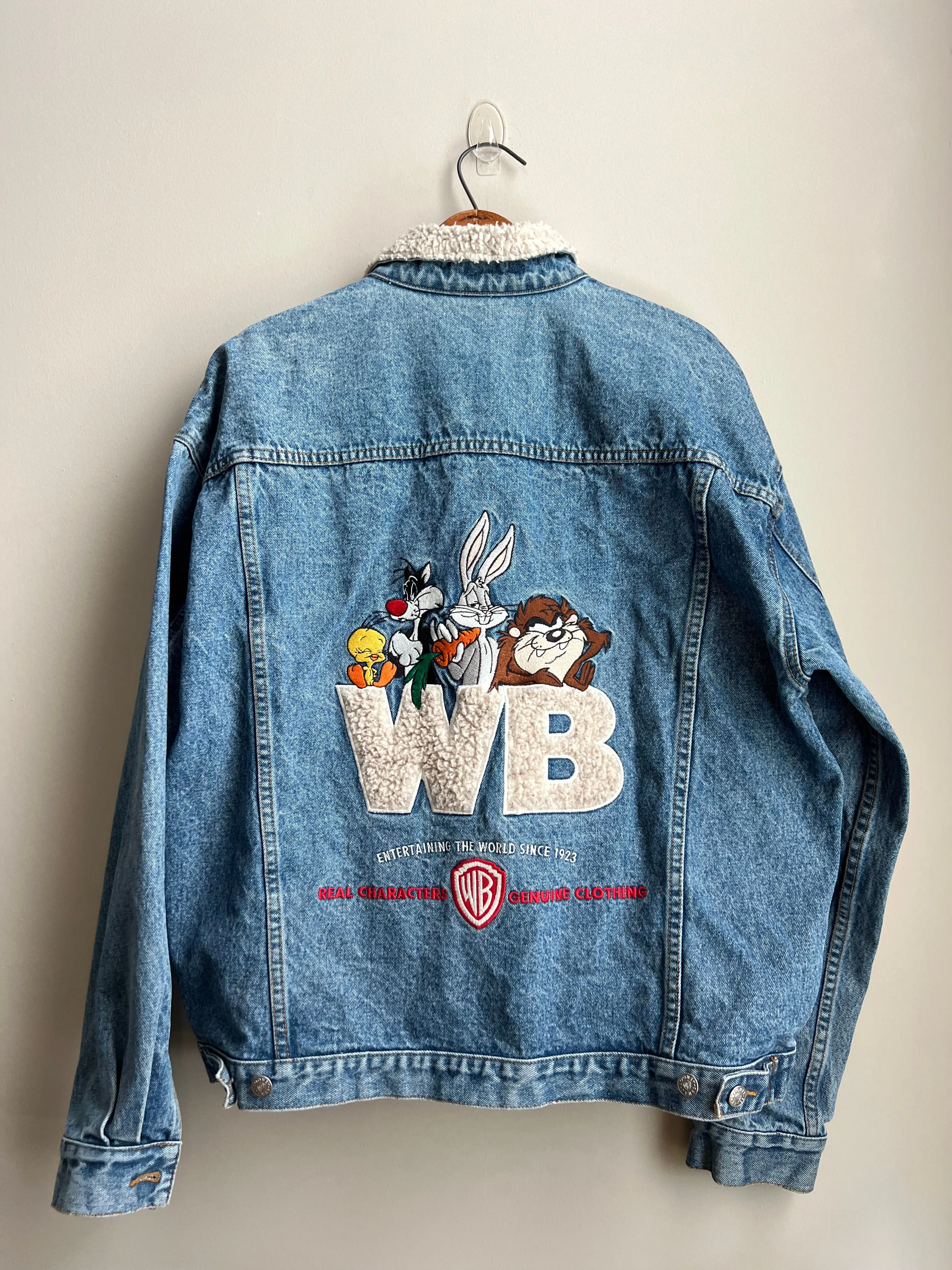 Product image for 1996 WARNER BROTHERS LOONEY TUNES DENIM TRUCKER JACKET