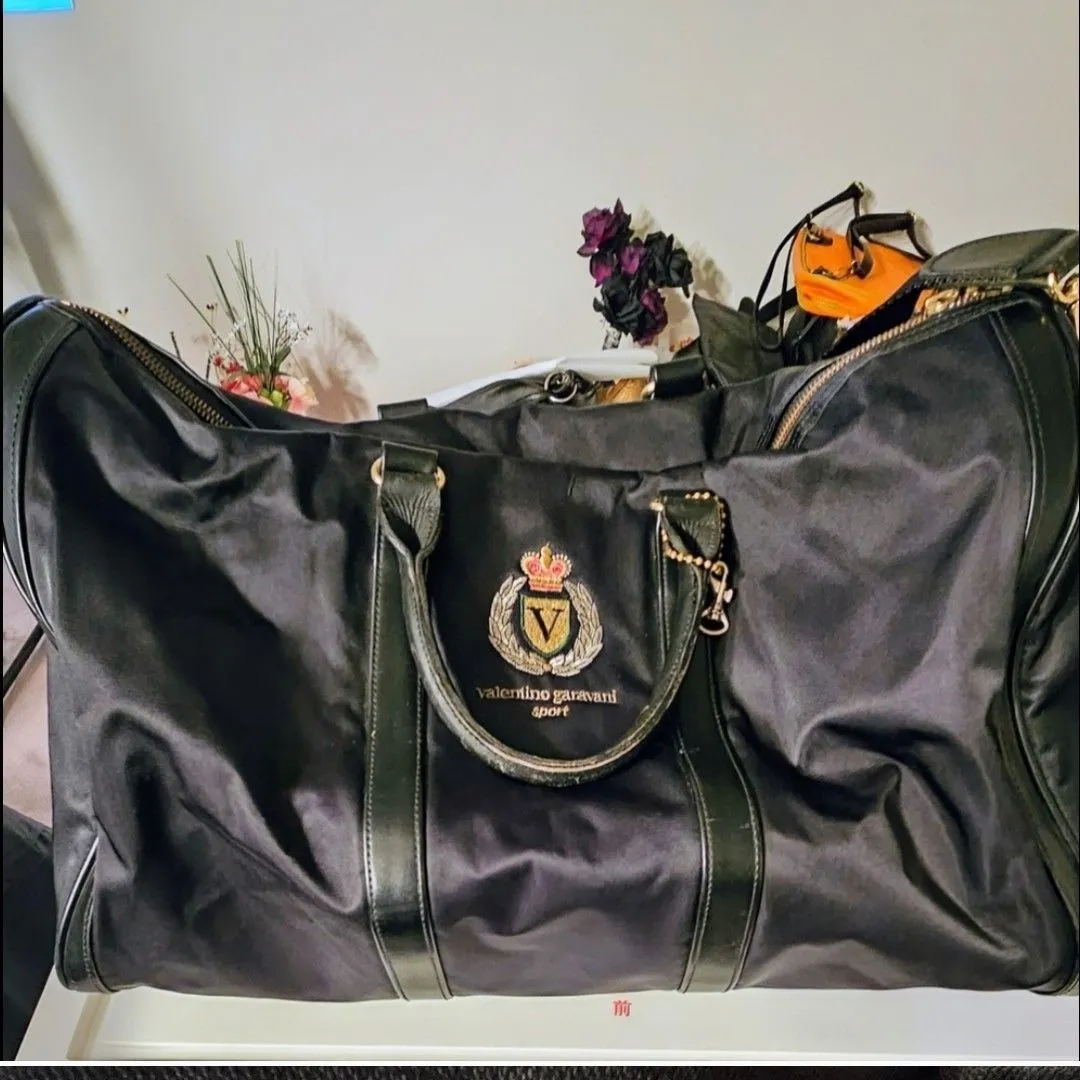 Listing Image Blurred Background