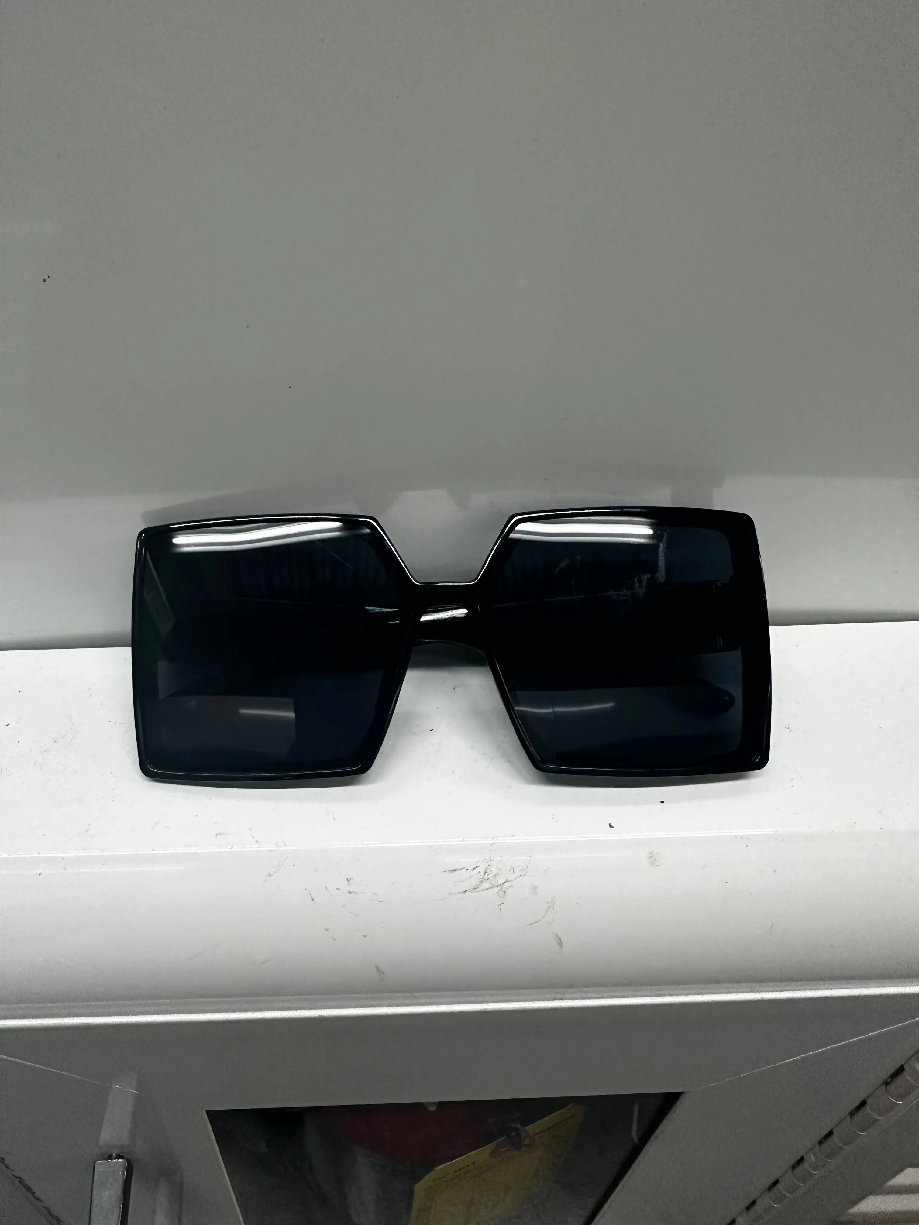 Product image for Stylish black square sunglasses.