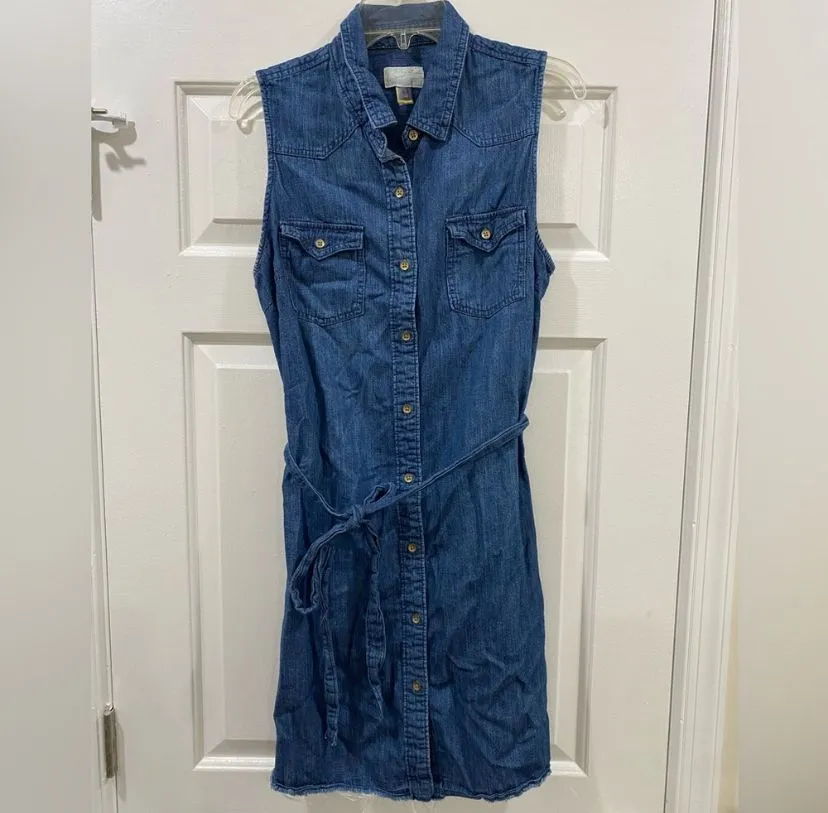 Product image for UNIVERSAL THREAD SLEEVELESS BUTTON DOWN DENIM DRESS