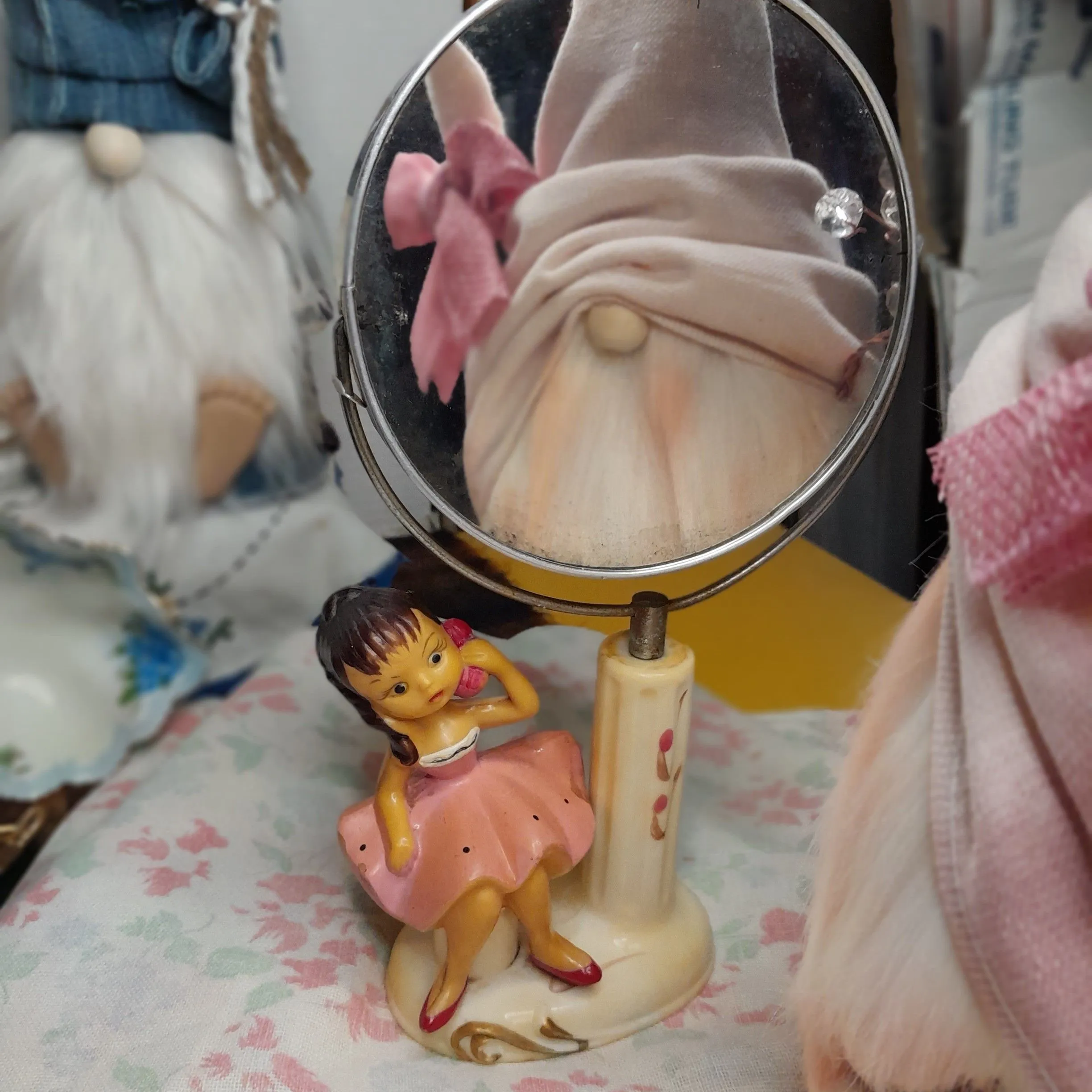 Product image for Vintage plastic child's mirror