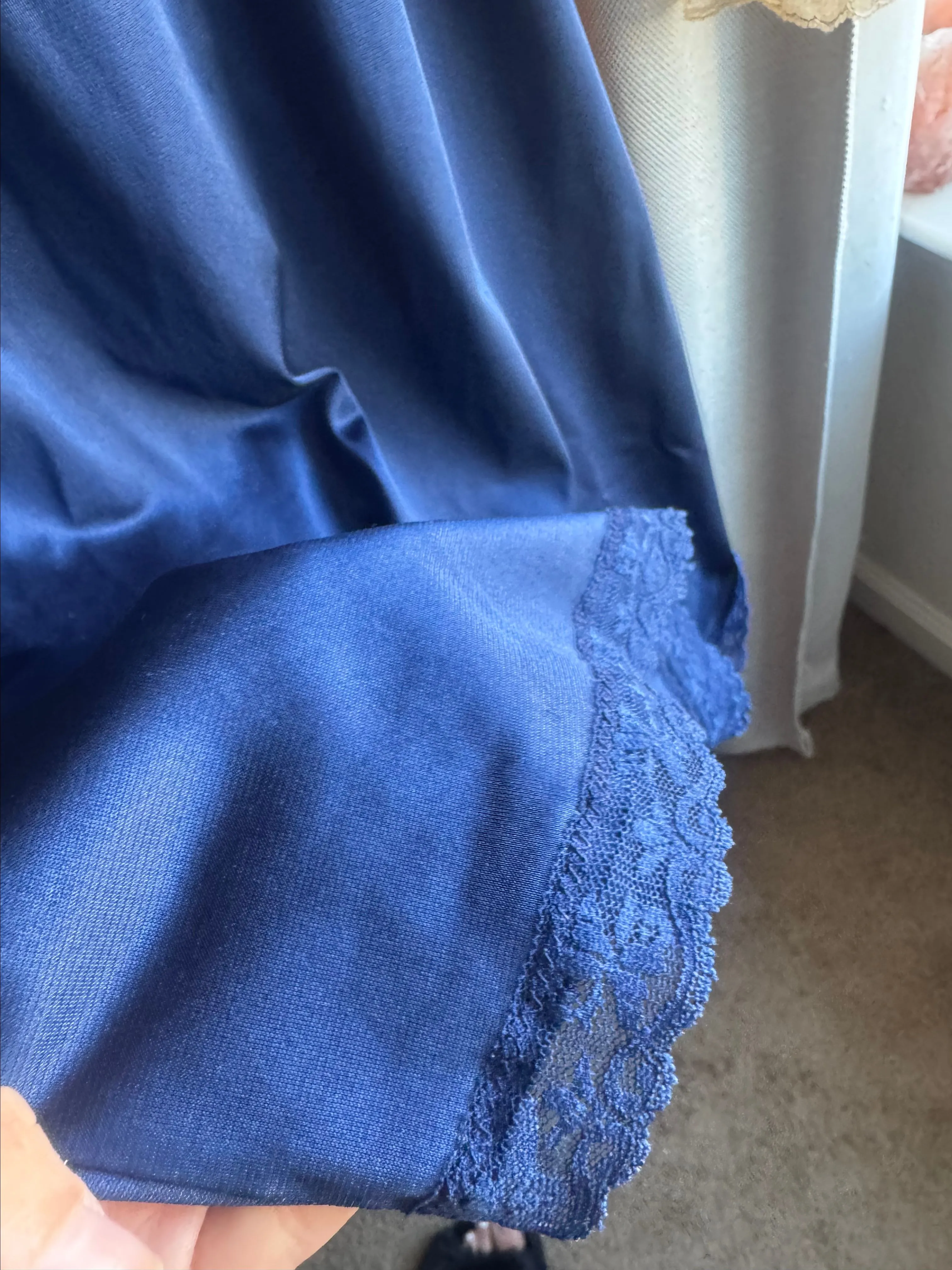 Listing Image Blurred Background
